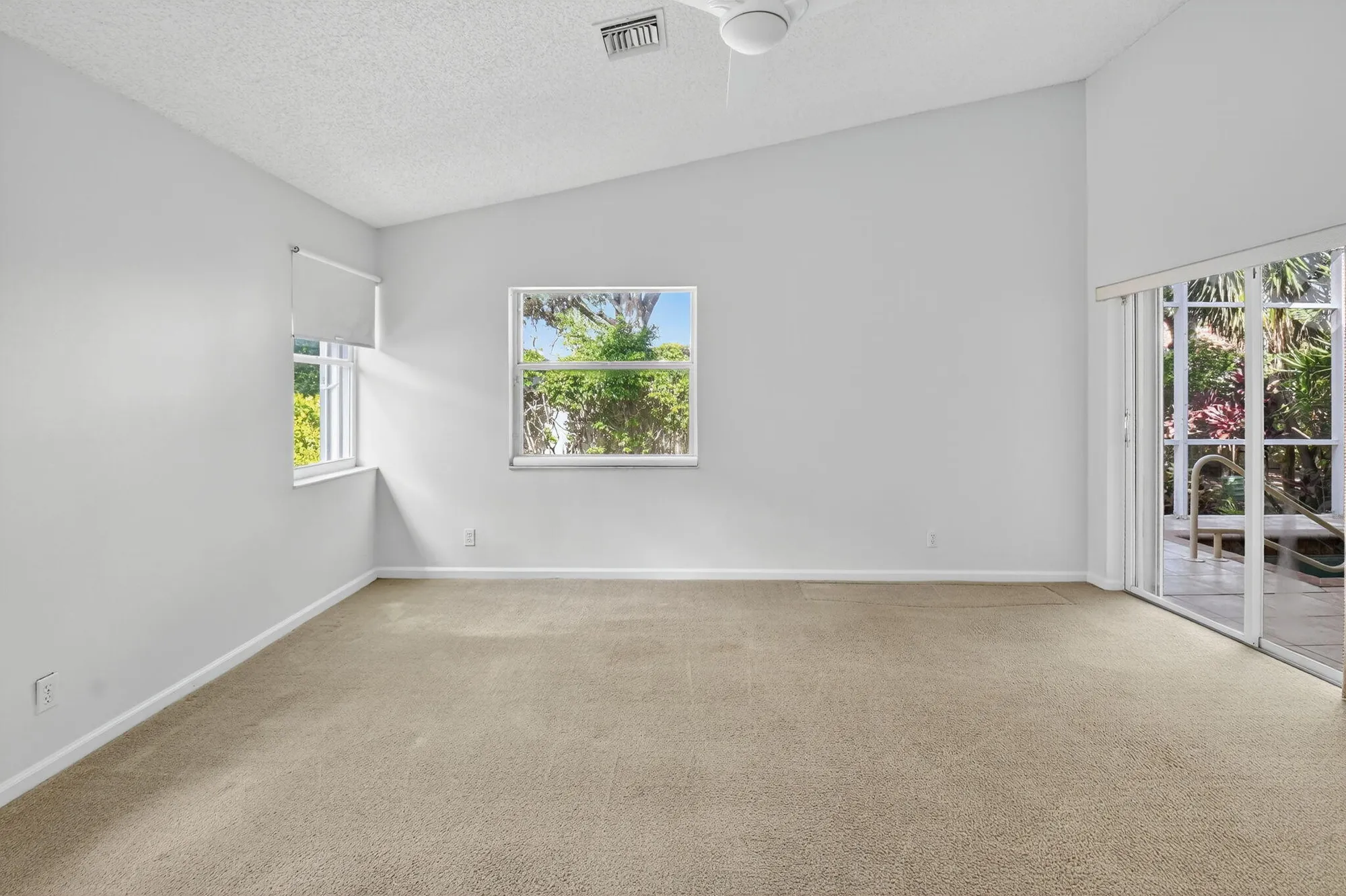 Property Slideshow image 16 of 82 | 9914 harbour lake cir, Boynton Beach, FL, 33437
