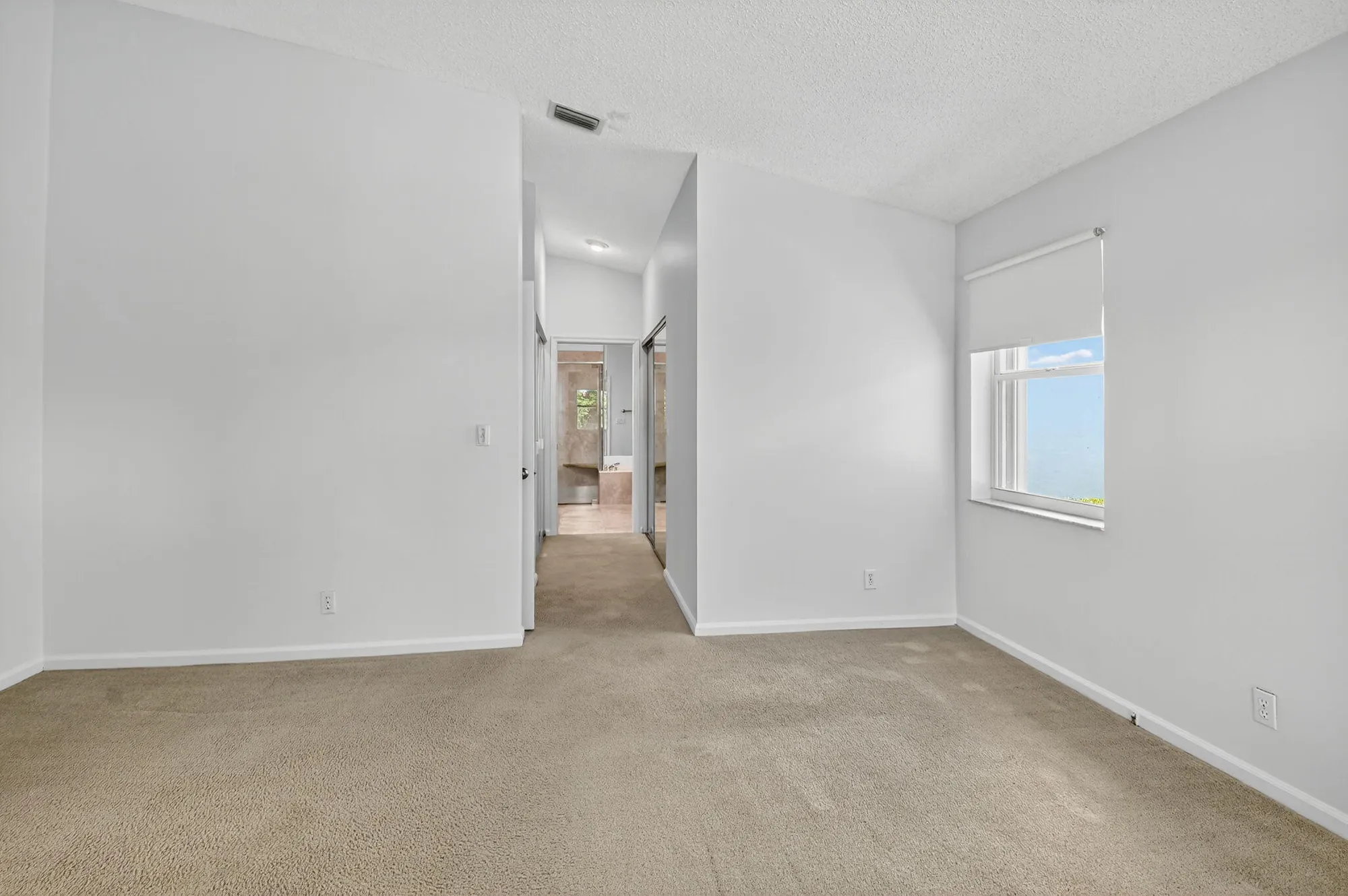 Property Slideshow image 19 of 82 | 9914 harbour lake cir, Boynton Beach, FL, 33437