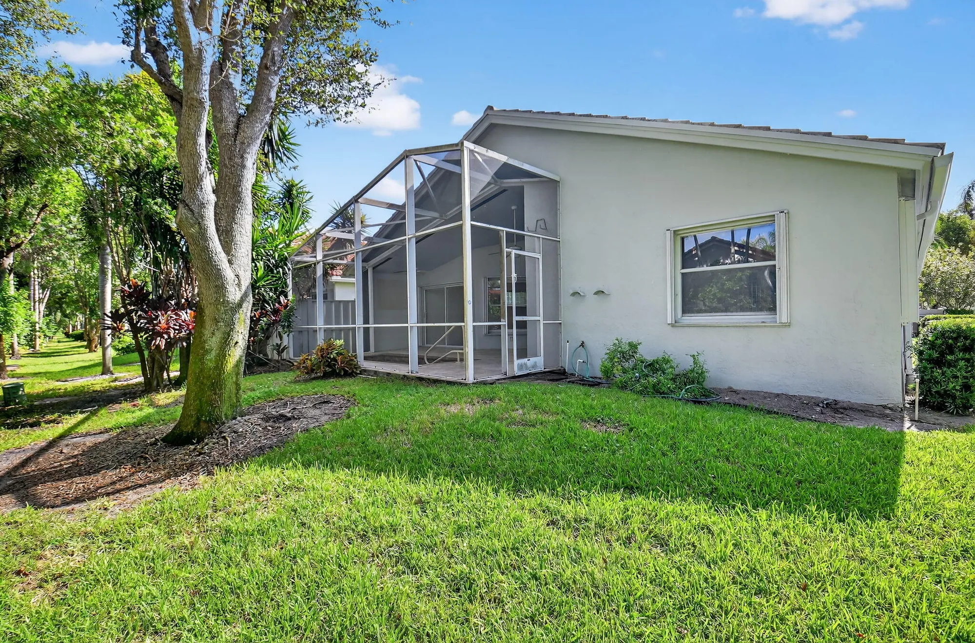 Property Slideshow image 36 of 82 | 9914 harbour lake cir, Boynton Beach, FL, 33437