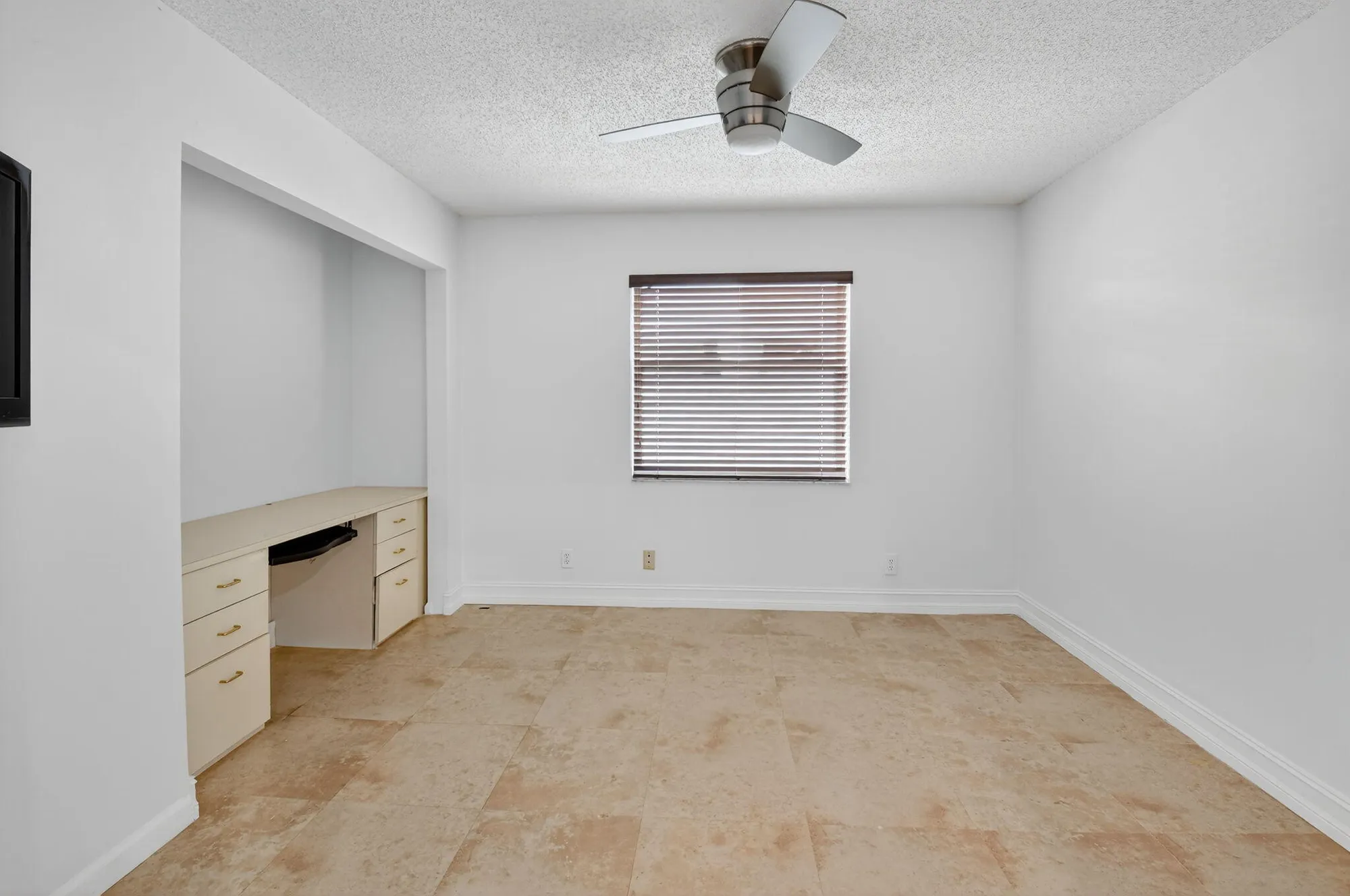 Property Slideshow image 28 of 82 | 9914 harbour lake cir, Boynton Beach, FL, 33437