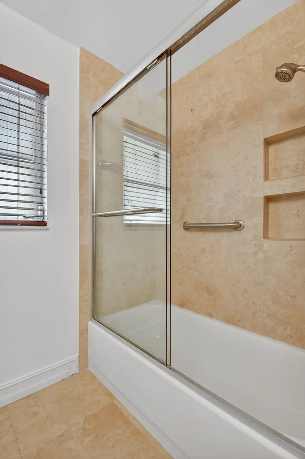 Property Slideshow image 31 of 82 | 9914 harbour lake cir, Boynton Beach, FL, 33437