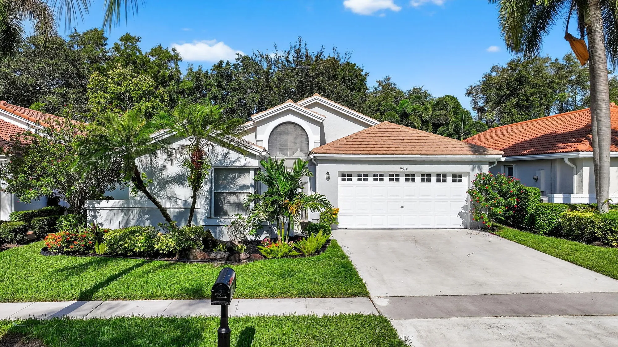 Property Slideshow image 37 of 82 | 9914 harbour lake cir, Boynton Beach, FL, 33437