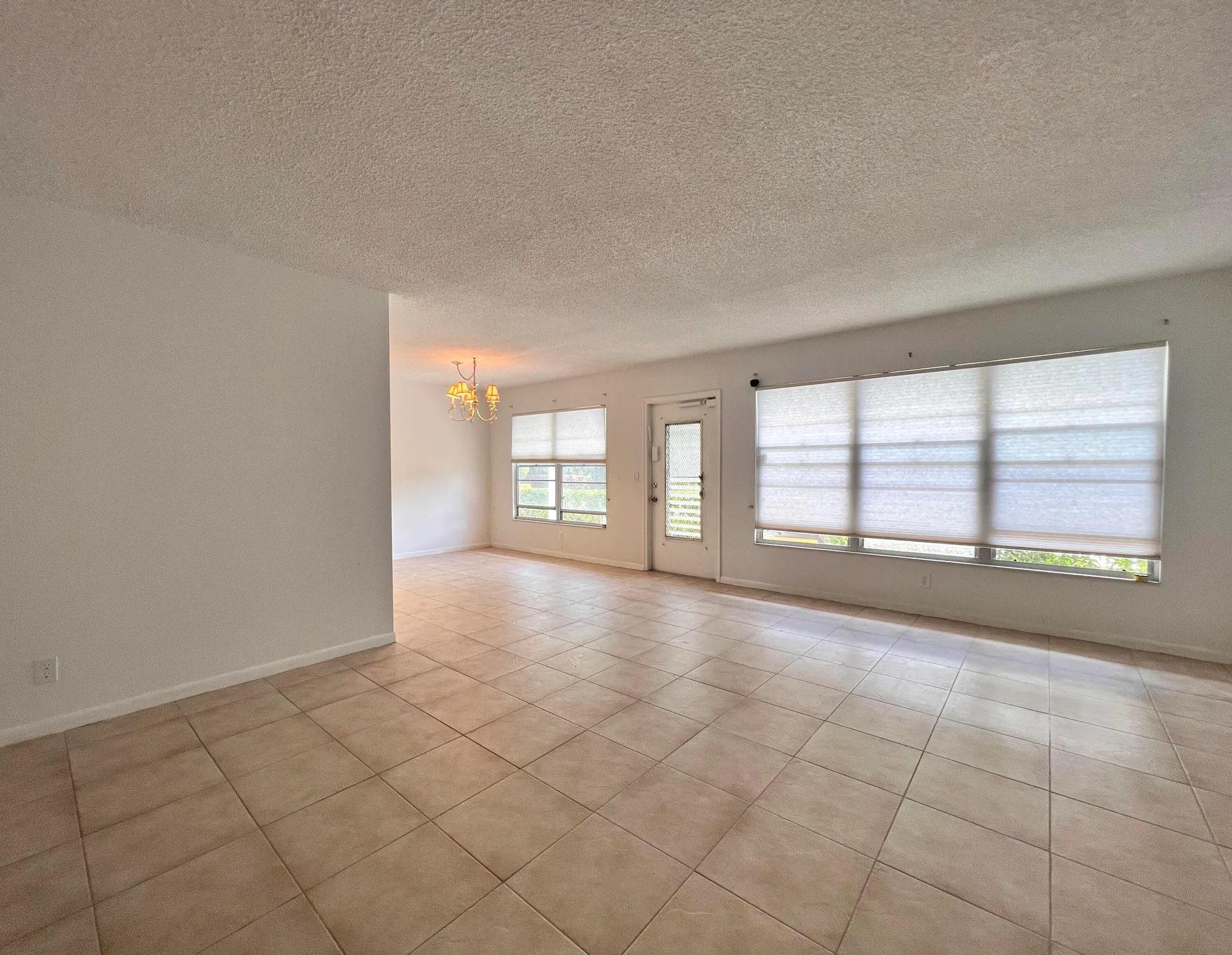Property Slideshow image 3 of 17 | 103 wellington m, West Palm Beach, FL, 33417