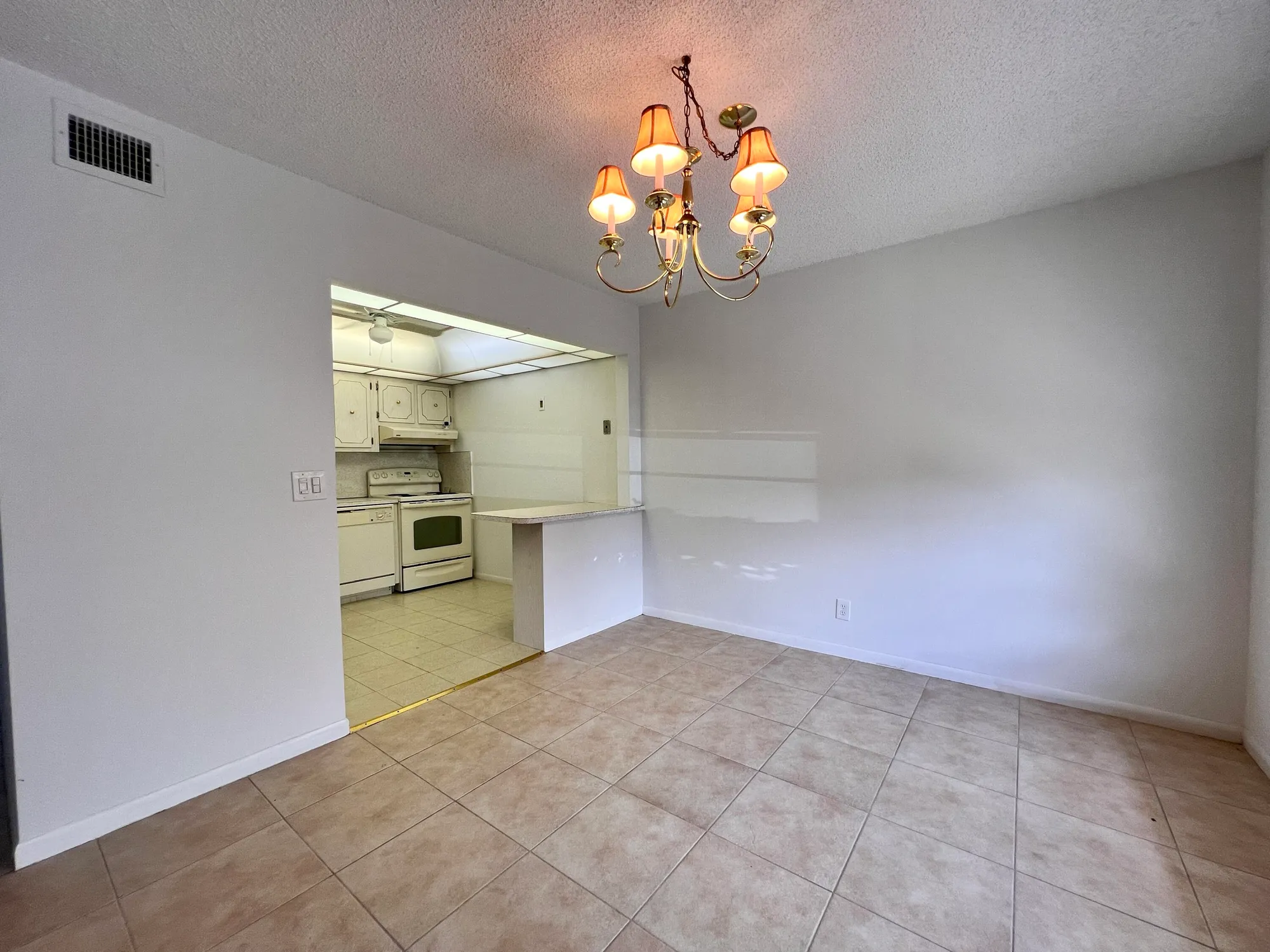 Property Slideshow image 6 of 17 | 103 wellington m, West Palm Beach, FL, 33417