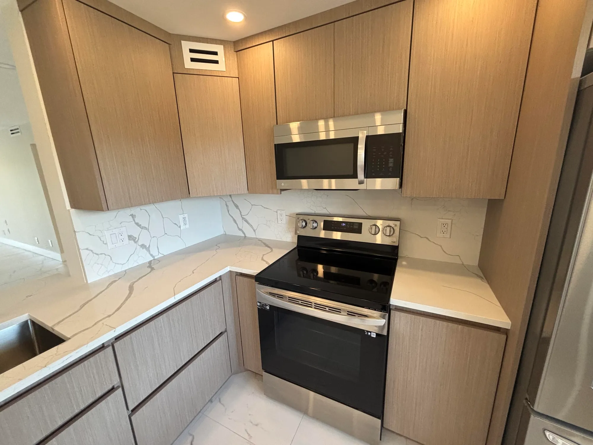 Property Slideshow image 2 of 15 | 3005 portofino isle f3, Coconut Creek, FL, 33066