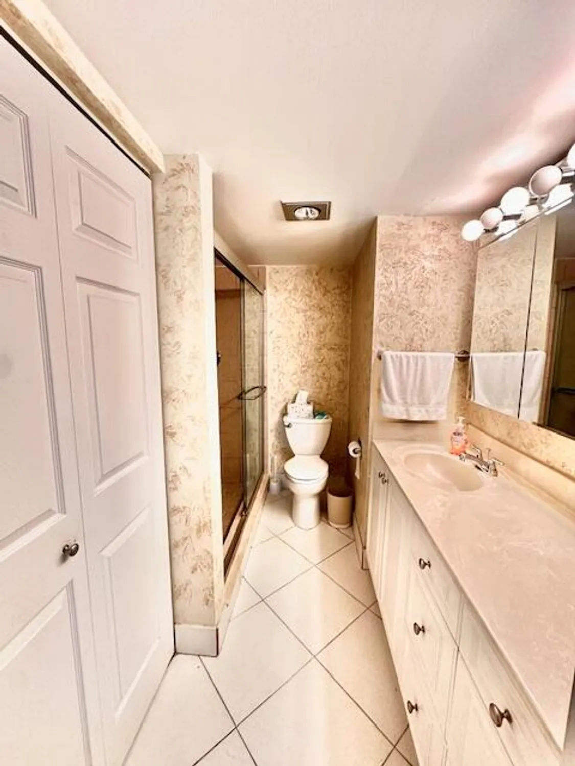 Property Slideshow image 11 of 58 | 3057 yarmouth c, Boca Raton, FL, 33434