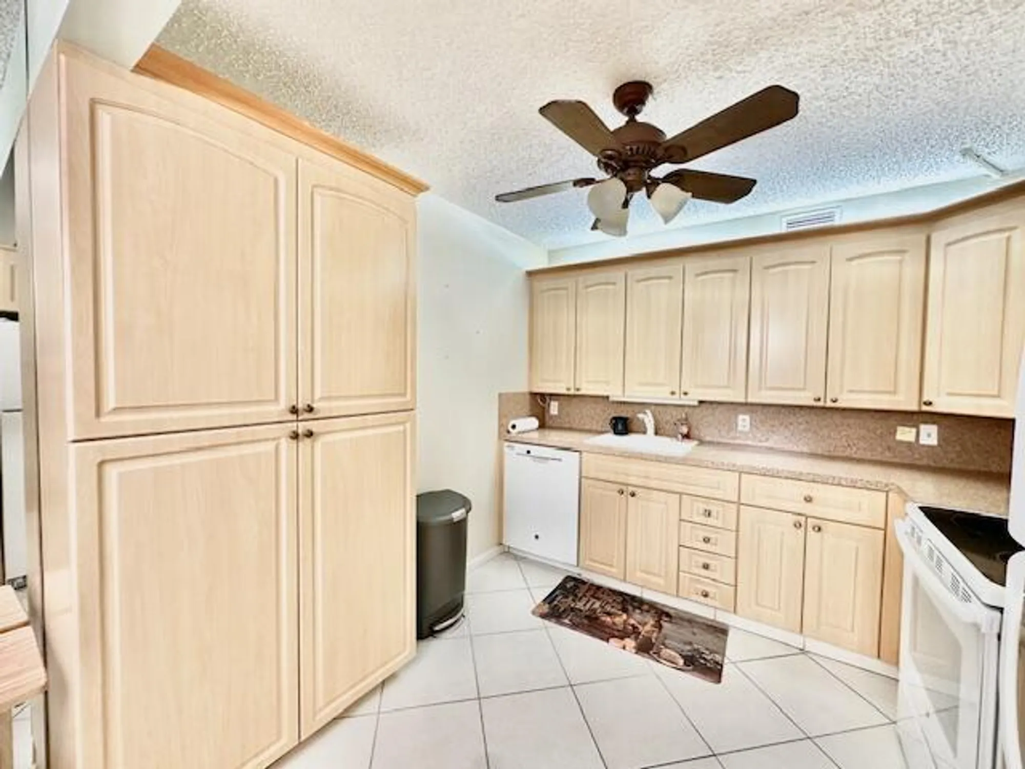 Property Slideshow image 4 of 58 | 3057 yarmouth c, Boca Raton, FL, 33434