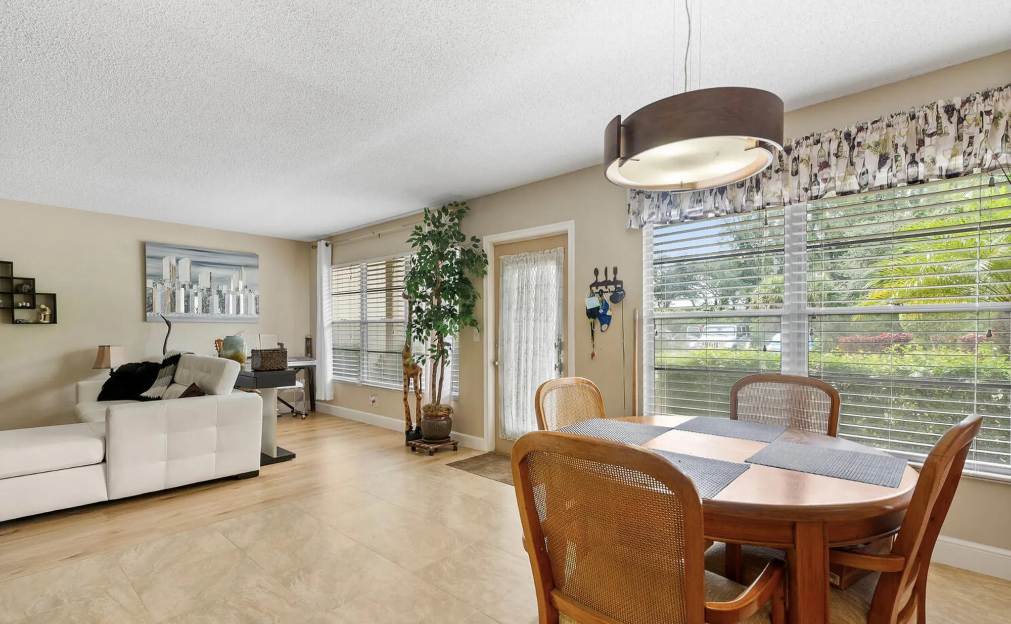 Property Slideshow image 4 of 12 | 106 wellington m # 1, West Palm Beach, FL, 33417