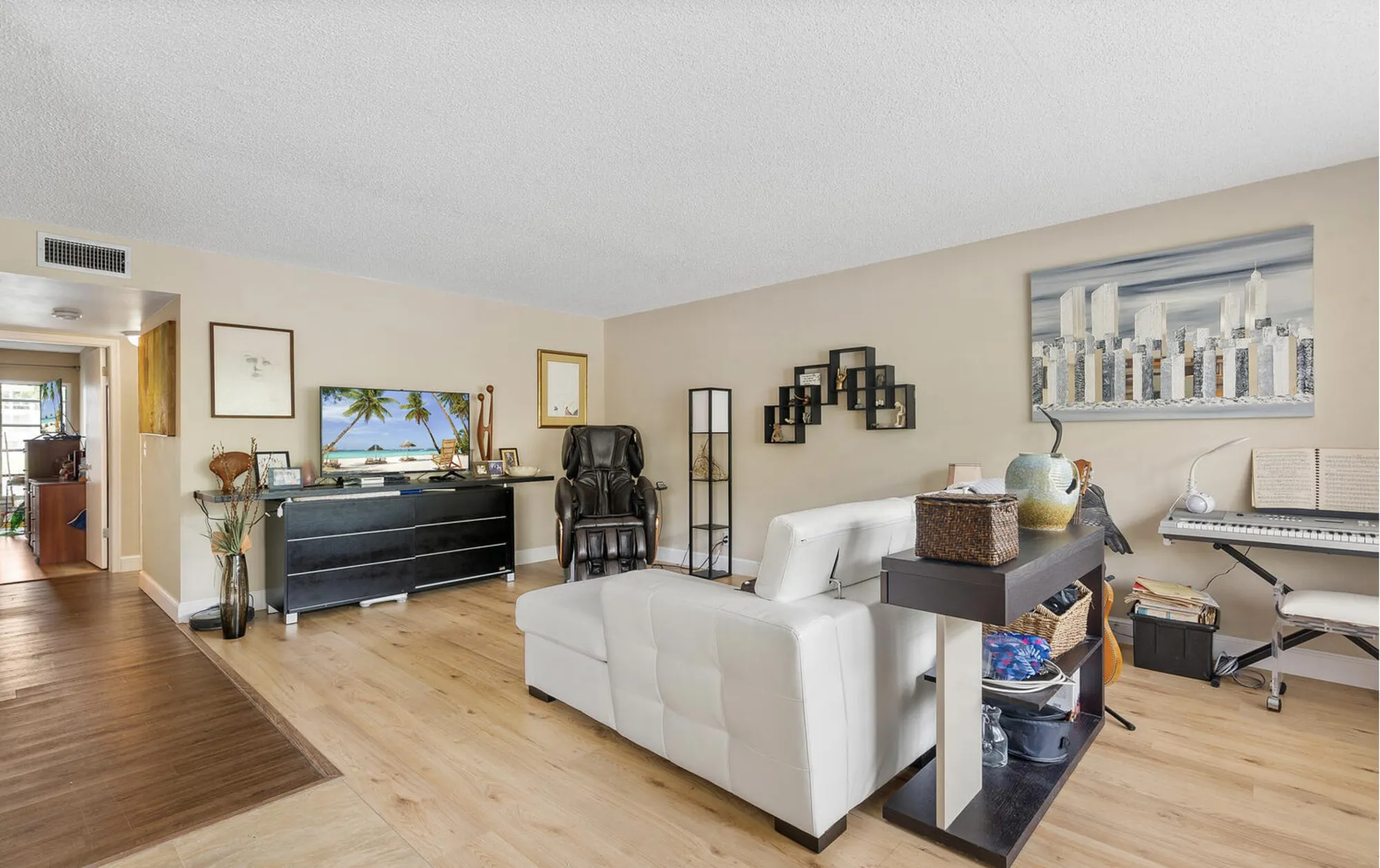 Property Slideshow image 9 of 12 | 106 wellington m # 1, West Palm Beach, FL, 33417