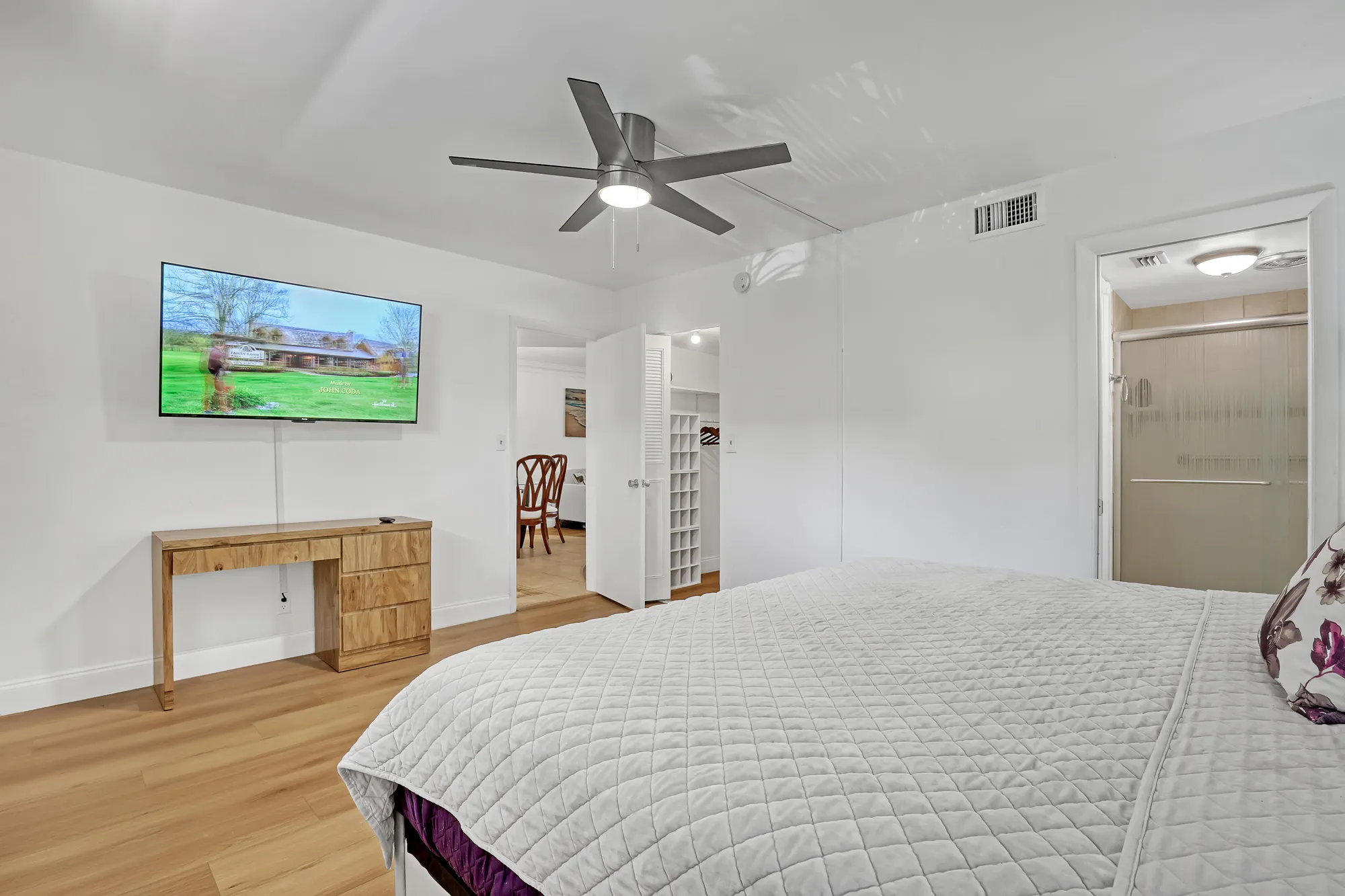 Property Slideshow image 14 of 35 | 2687 garden dr 205, Lake Worth, FL, 33461