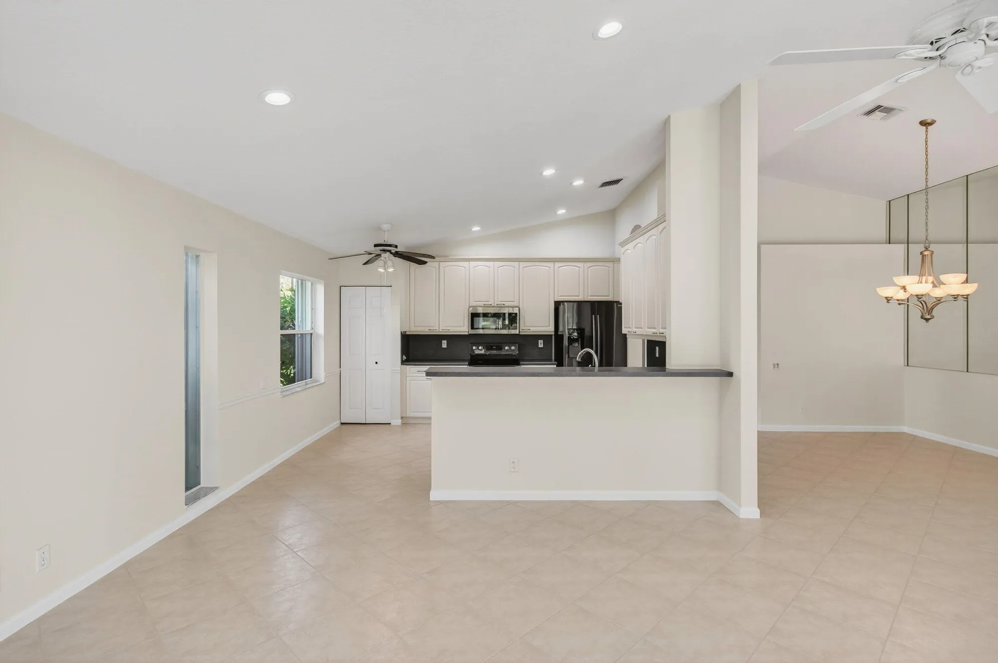 Property Slideshow image 36 of 93 | 7413 haviland cir, Boynton Beach, FL, 33437