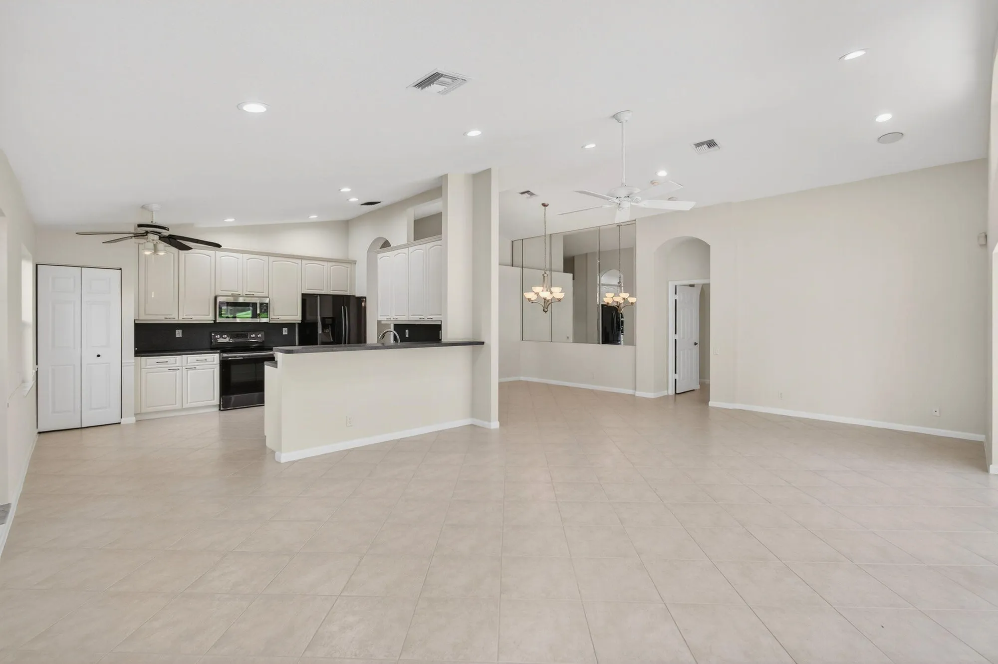 Property Slideshow image 13 of 93 | 7413 haviland cir, Boynton Beach, FL, 33437
