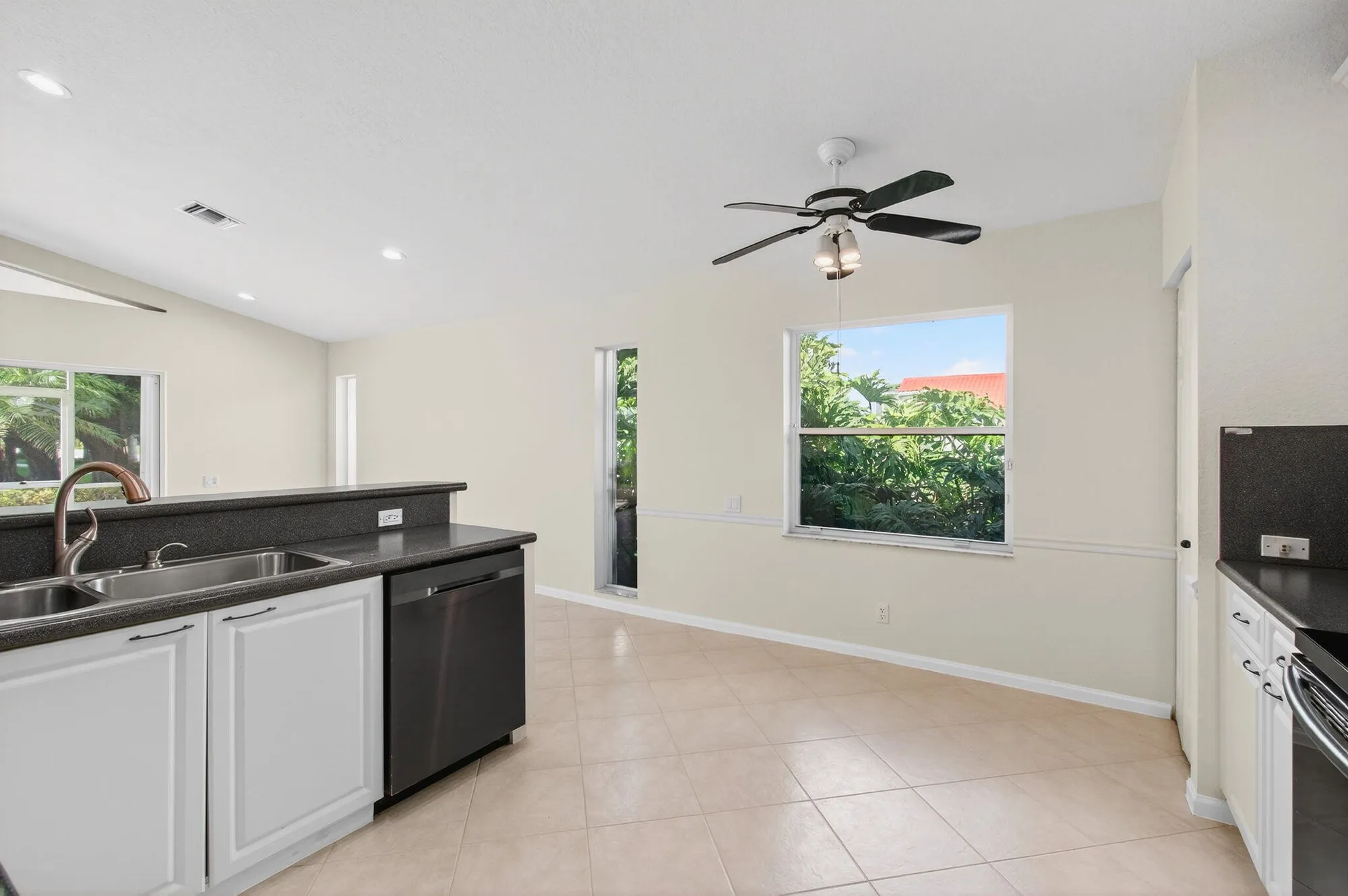 Property Slideshow image 39 of 93 | 7413 haviland cir, Boynton Beach, FL, 33437