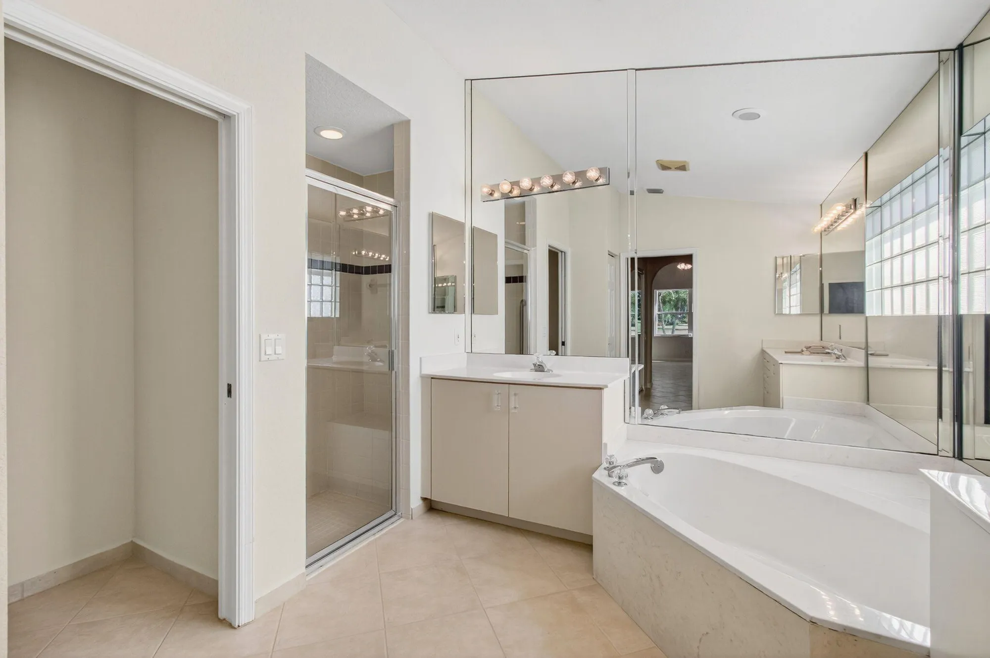 Property Slideshow image 49 of 93 | 7413 haviland cir, Boynton Beach, FL, 33437
