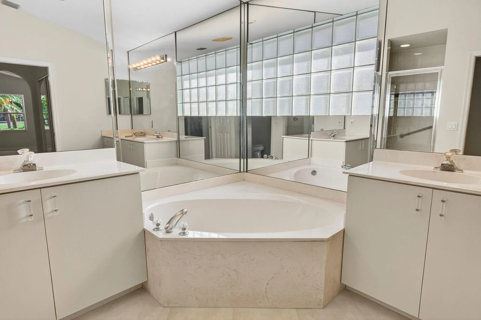 Property Slideshow image 52 of 93 | 7413 haviland cir, Boynton Beach, FL, 33437