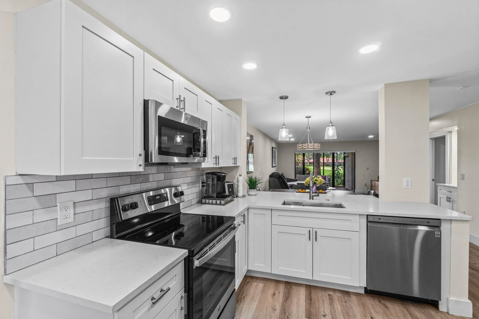 Property Slideshow image 5 of 49 | 18 stratford dr e, Boynton Beach, FL, 33436