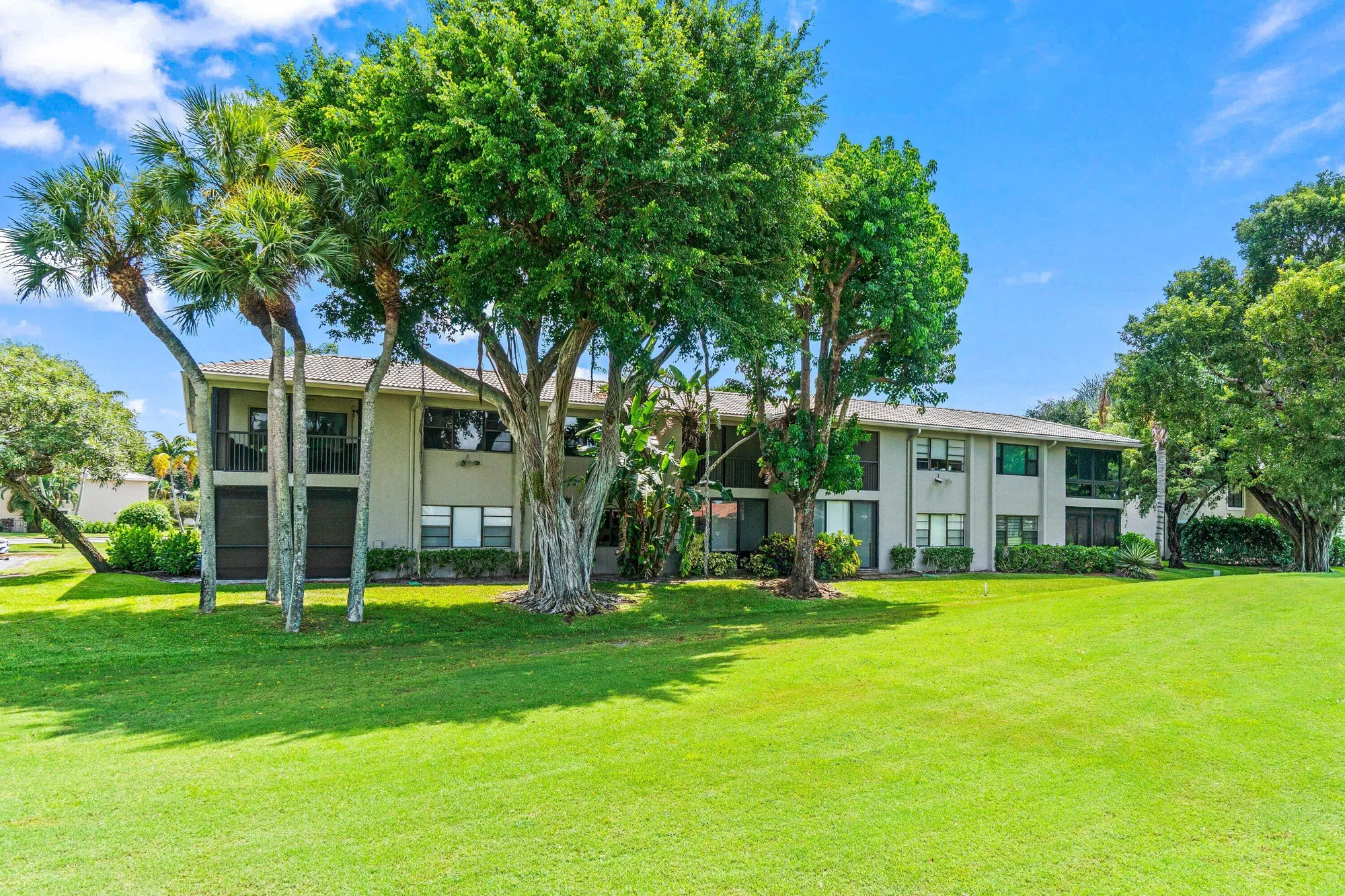 Property Slideshow image 22 of 49 | 18 stratford dr e, Boynton Beach, FL, 33436