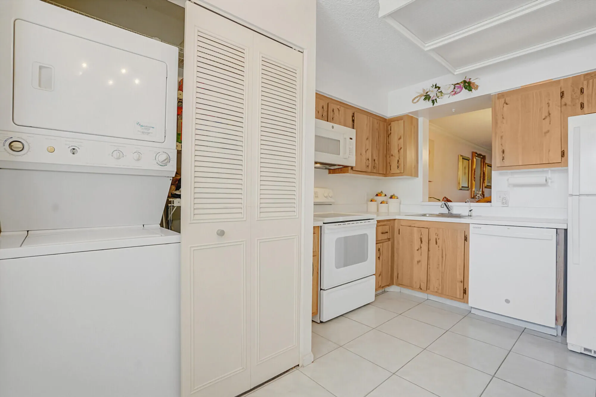 Property Slideshow image 6 of 31 | 6650 s oriole blvd 1040, Delray Beach, FL, 33446