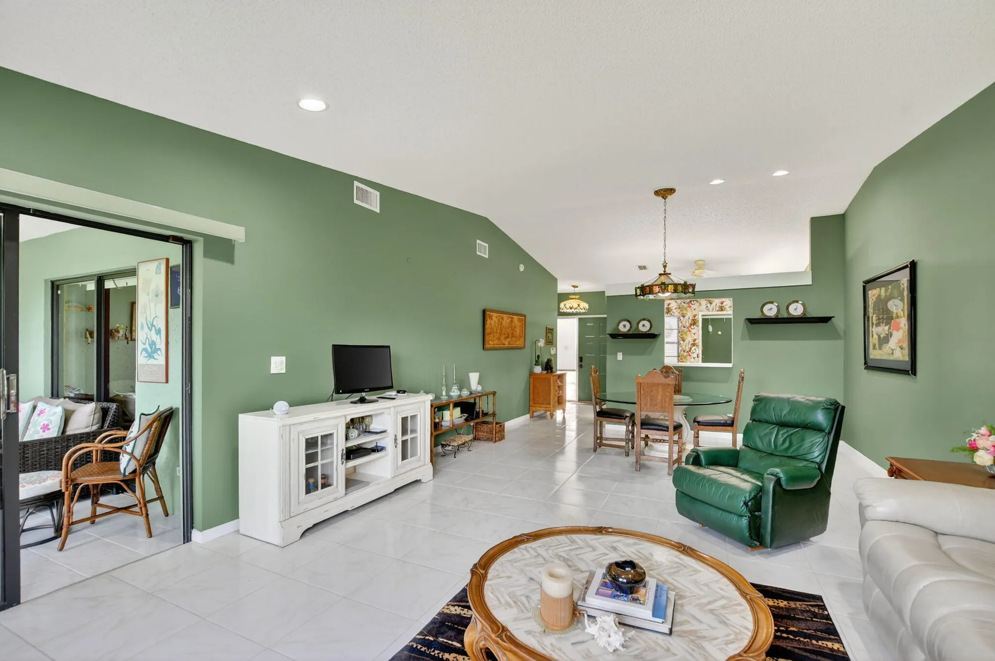 Property Slideshow image 11 of 112 | 6096 kings gate cir, Delray Beach, FL, 33484