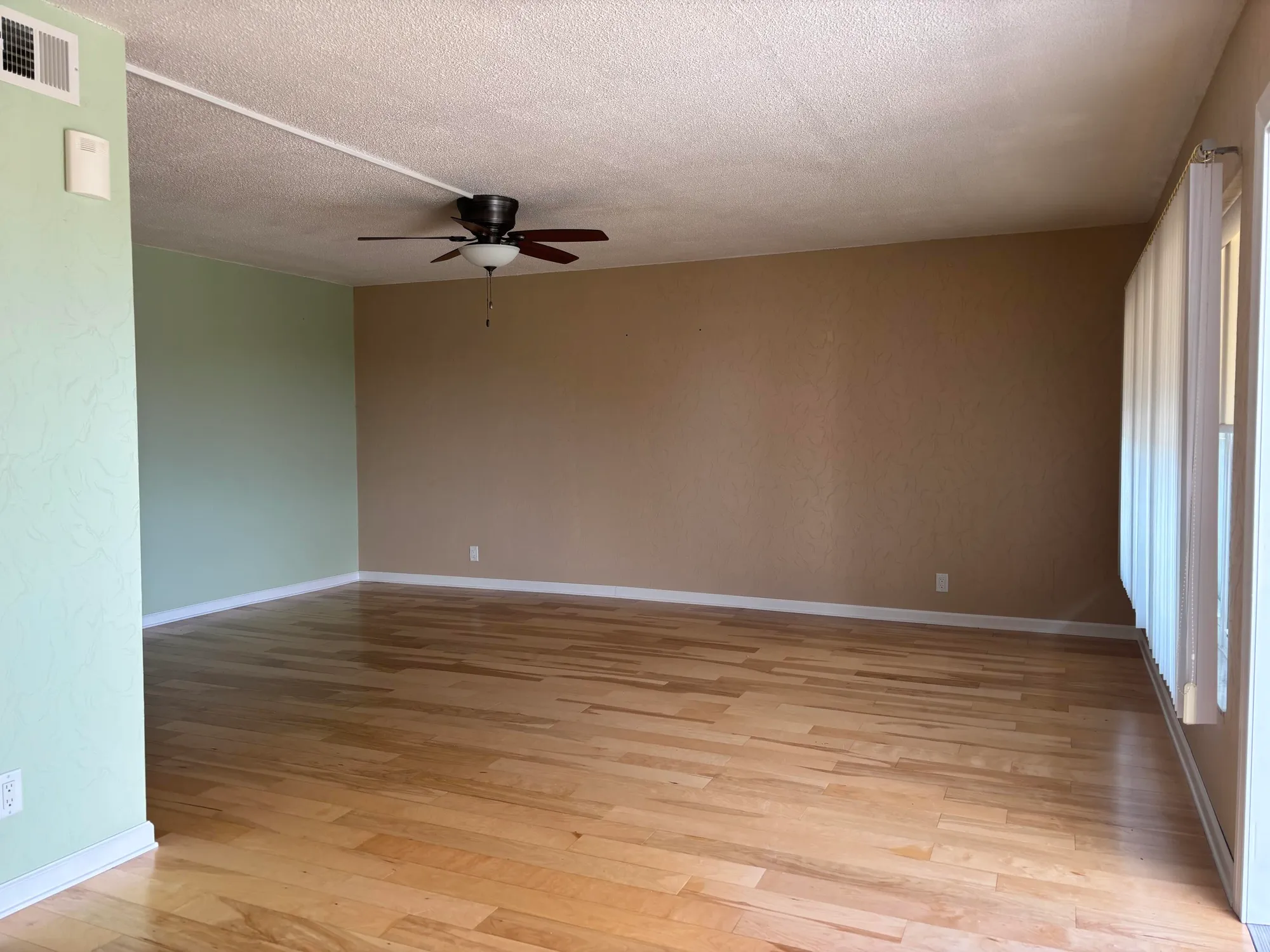 Property Slideshow image 10 of 18 | 312 wellington f, West Palm Beach, FL, 33417