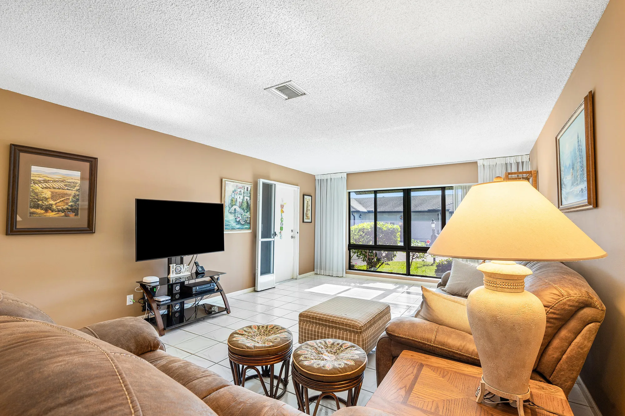 Property Slideshow image 6 of 24 | 4903 equestrian cir a, Boynton Beach, FL, 33436