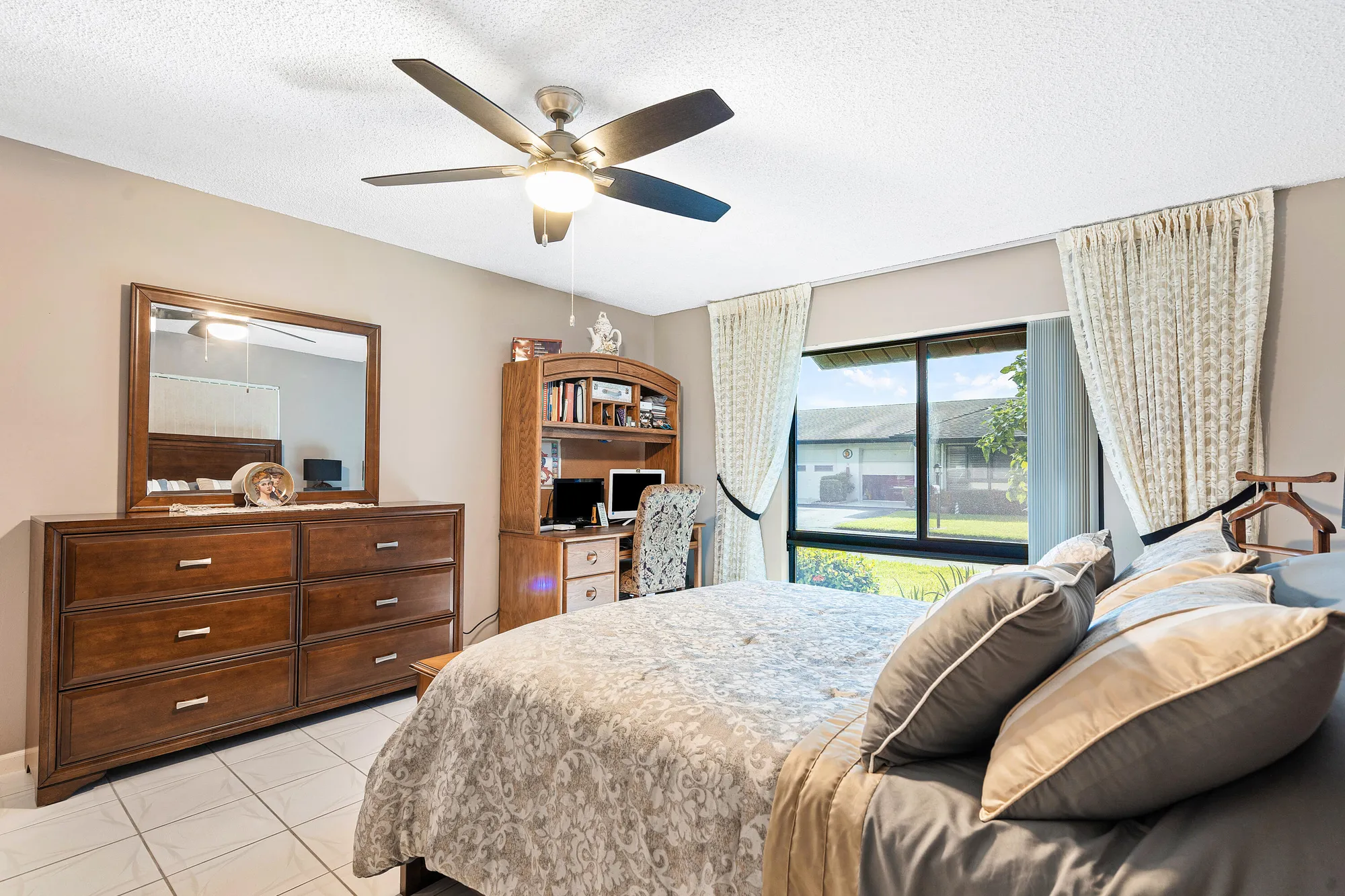 Property Slideshow image 15 of 24 | 4903 equestrian cir a, Boynton Beach, FL, 33436