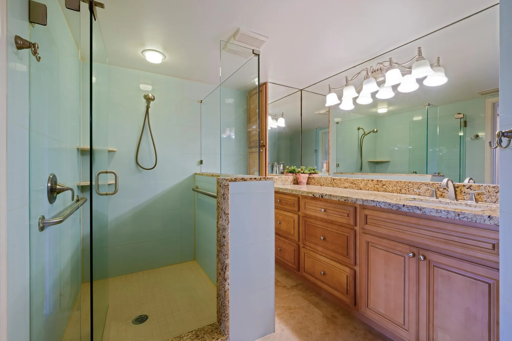 Property Slideshow image 16 of 31 | 6030 se martinique dr 102, Stuart, FL, 34997