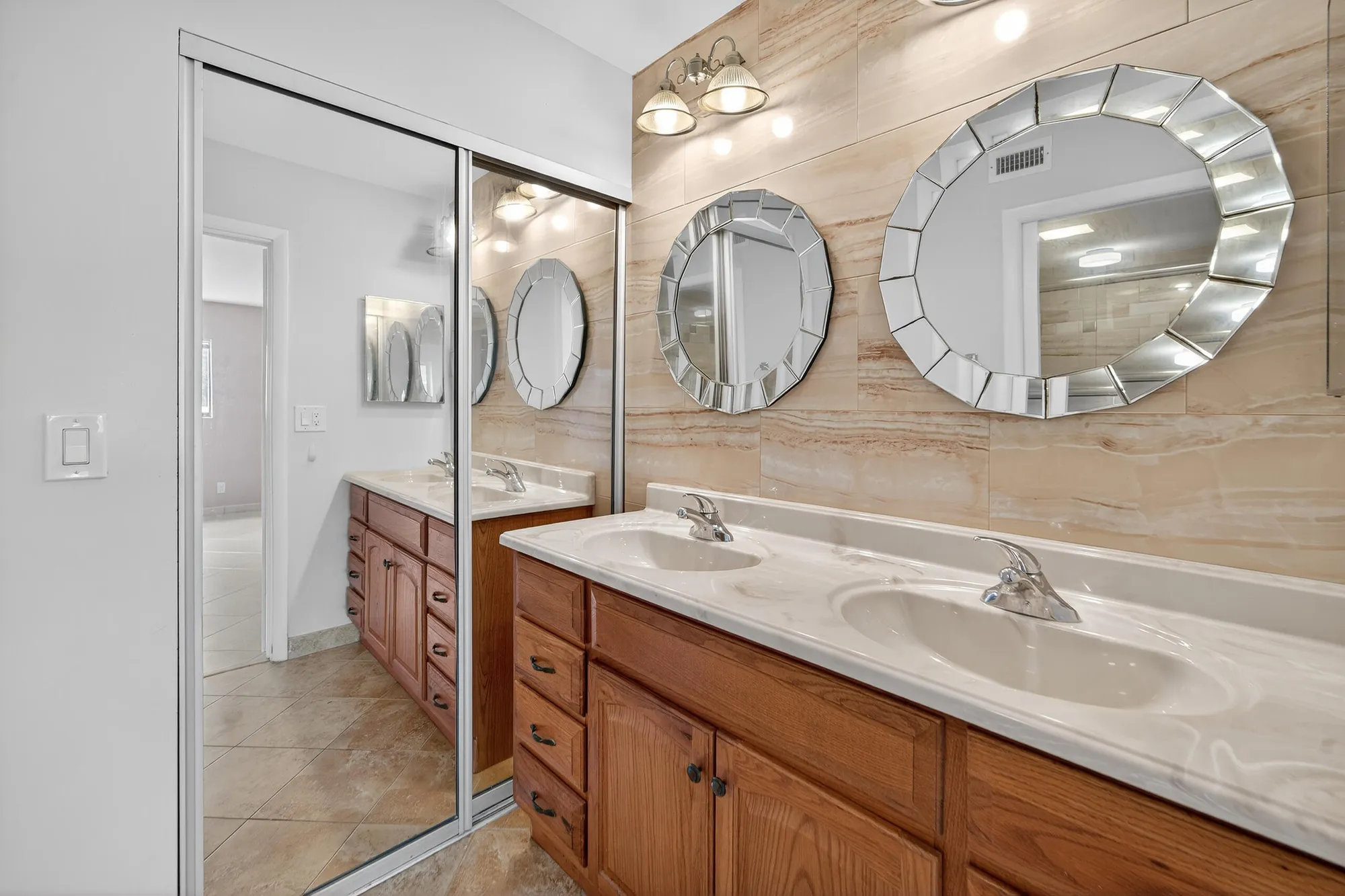 Property Slideshow image 23 of 47 | 5574 witney dr apt 102, Delray Beach, FL, 33484