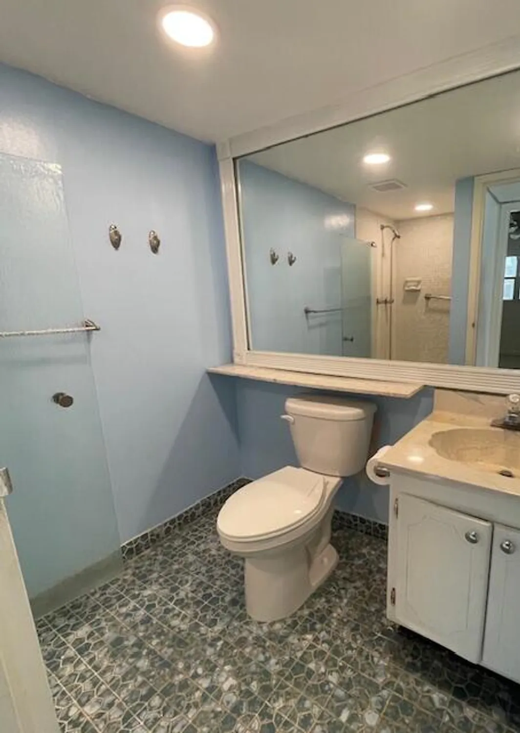 Property Slideshow image 15 of 21 | 252 brittany f f, Delray Beach, FL, 33446