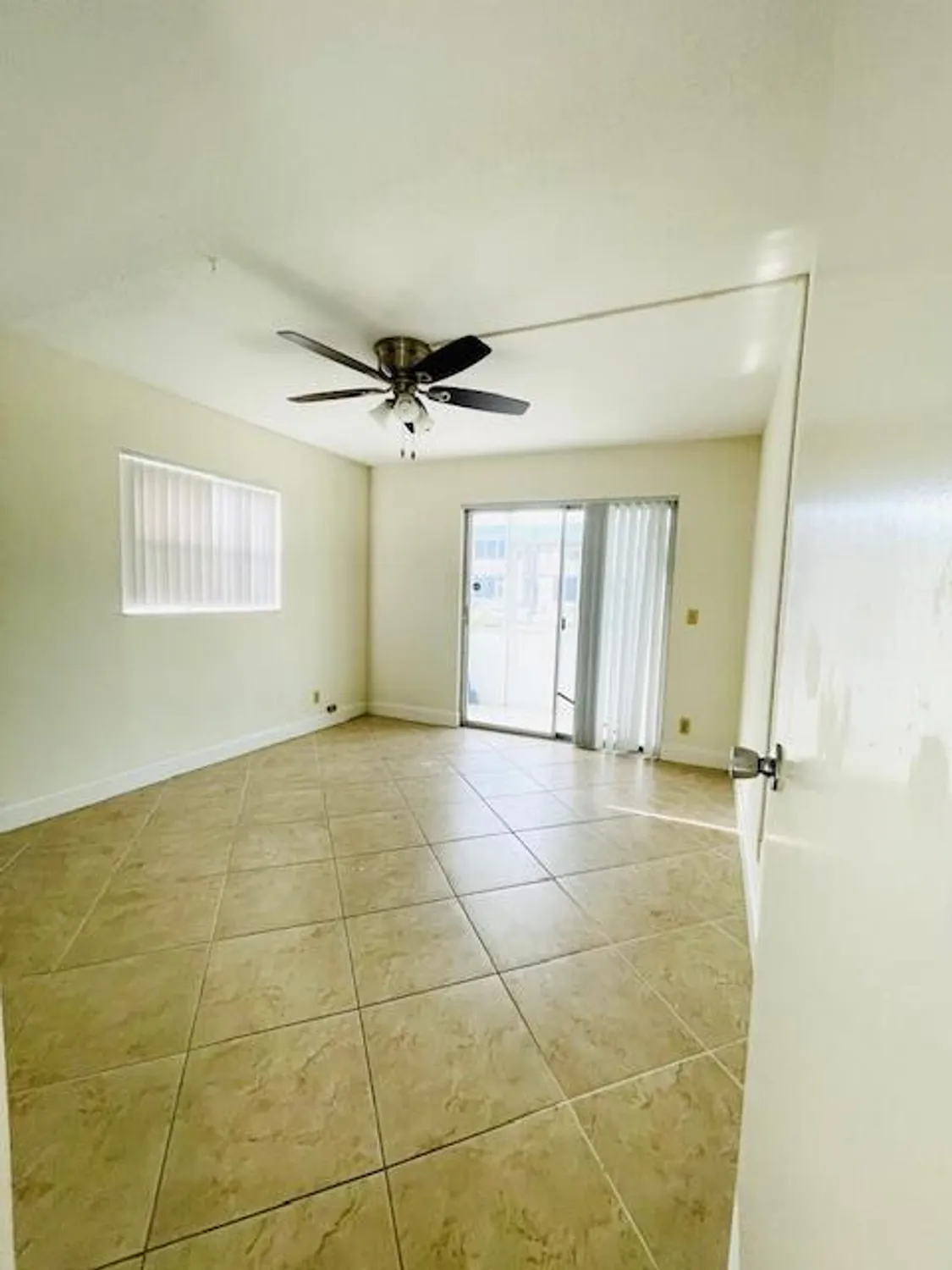 Property Slideshow image 17 of 21 | 252 brittany f f, Delray Beach, FL, 33446