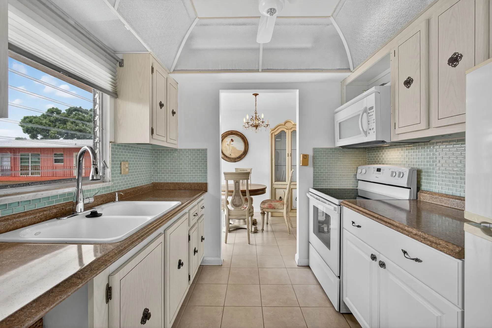 Property Slideshow image 5 of 33 | 26 golfs edge f, West Palm Beach, FL, 33417