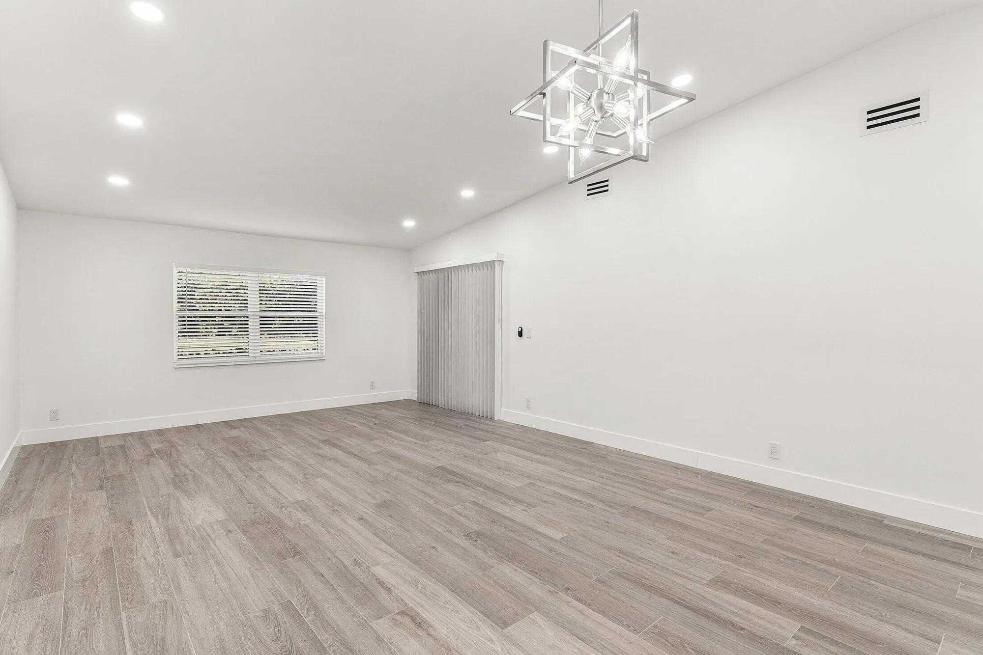 Property Slideshow image 14 of 50 | 8065 whispering palm dr, Boca Raton, FL, 33496