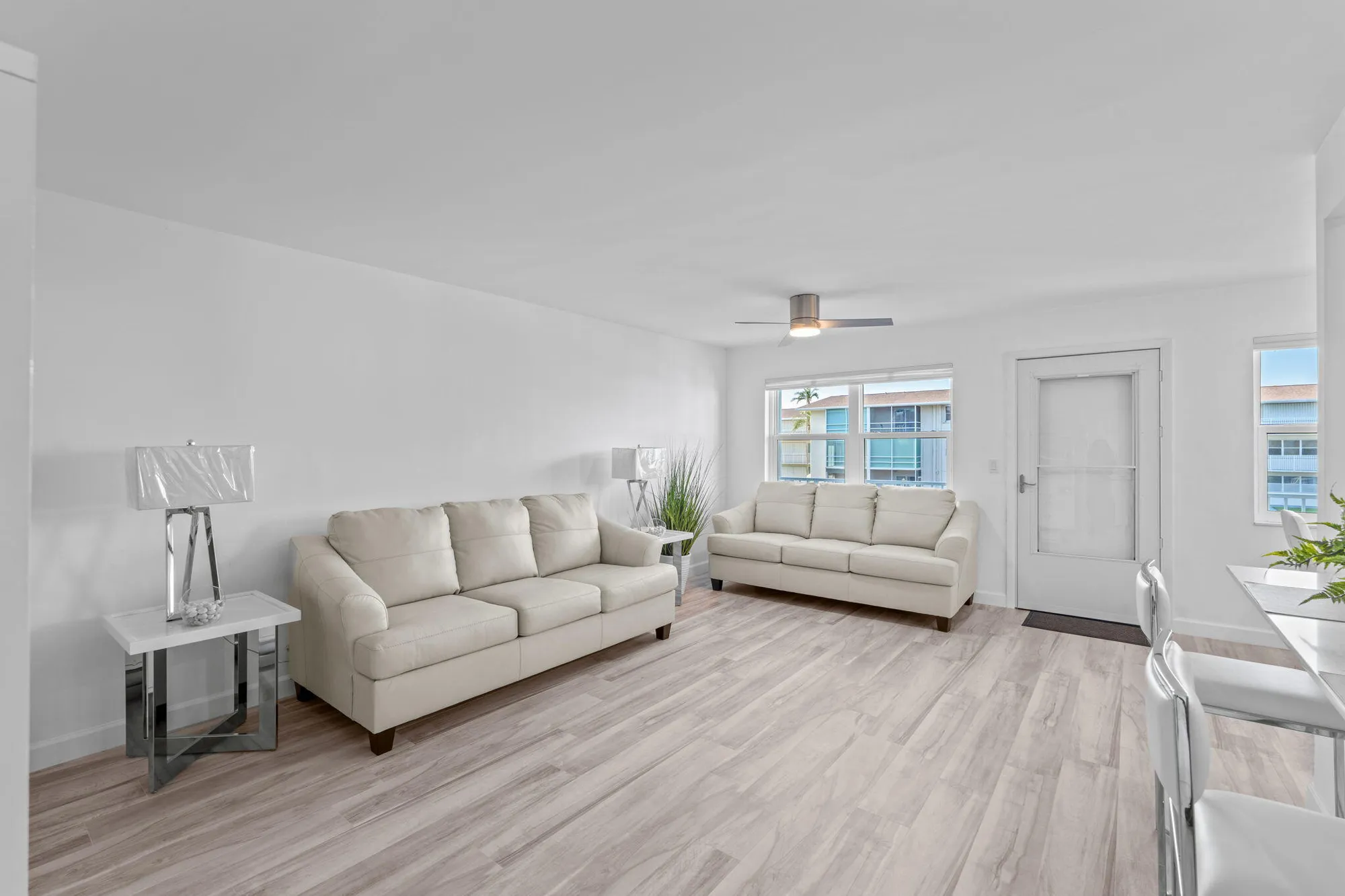 Property Slideshow image 3 of 33 | 530 horizons e 203, Boynton Beach, FL, 33435