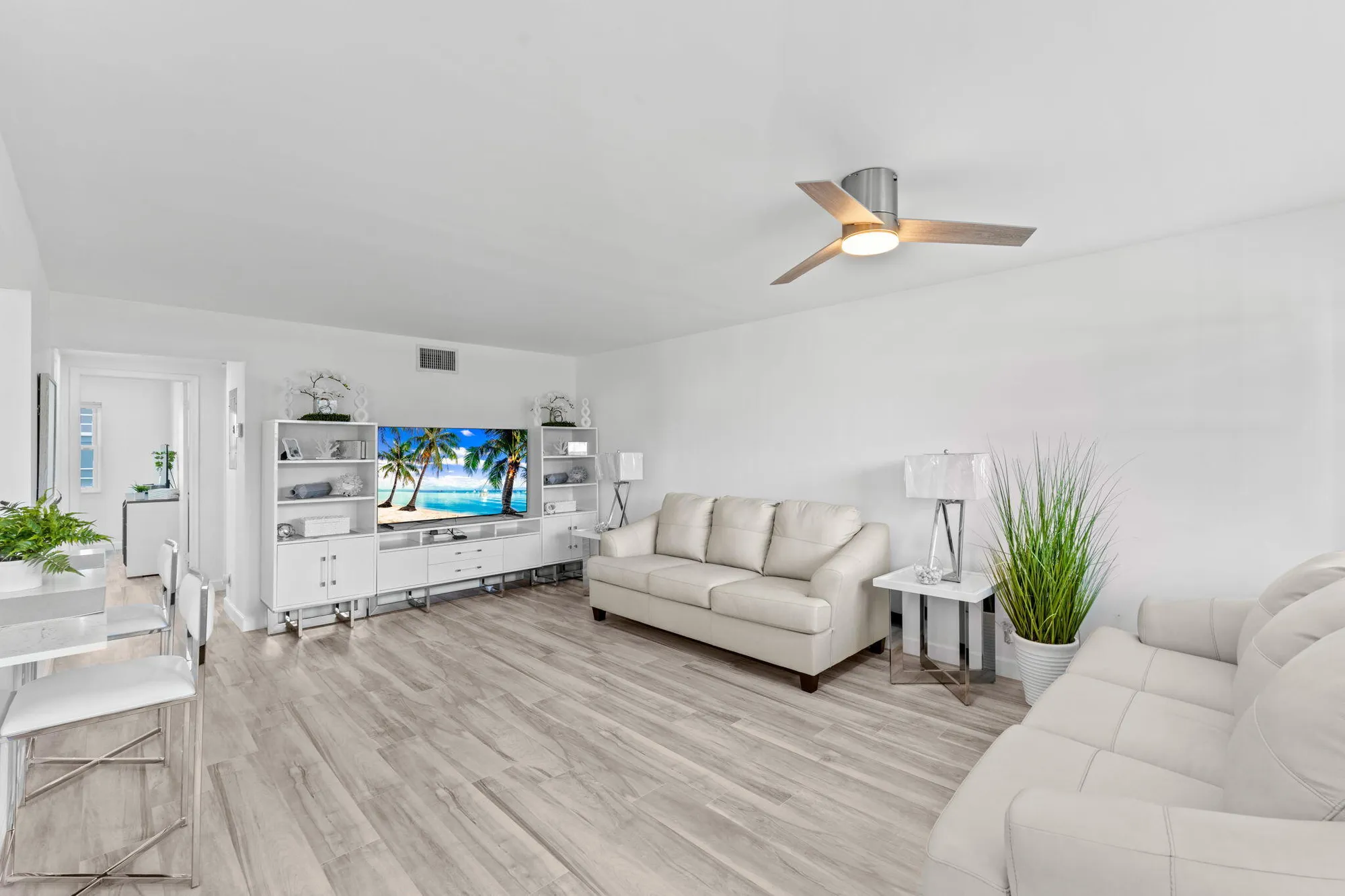 Property Slideshow image 7 of 33 | 530 horizons e 203, Boynton Beach, FL, 33435