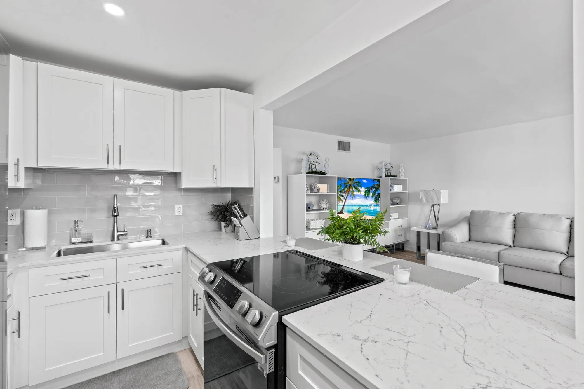 Property Slideshow image 13 of 33 | 530 horizons e 203, Boynton Beach, FL, 33435