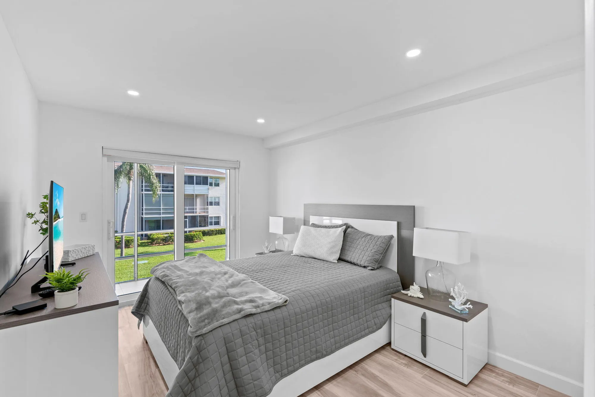 Property Slideshow image 19 of 33 | 530 horizons e 203, Boynton Beach, FL, 33435