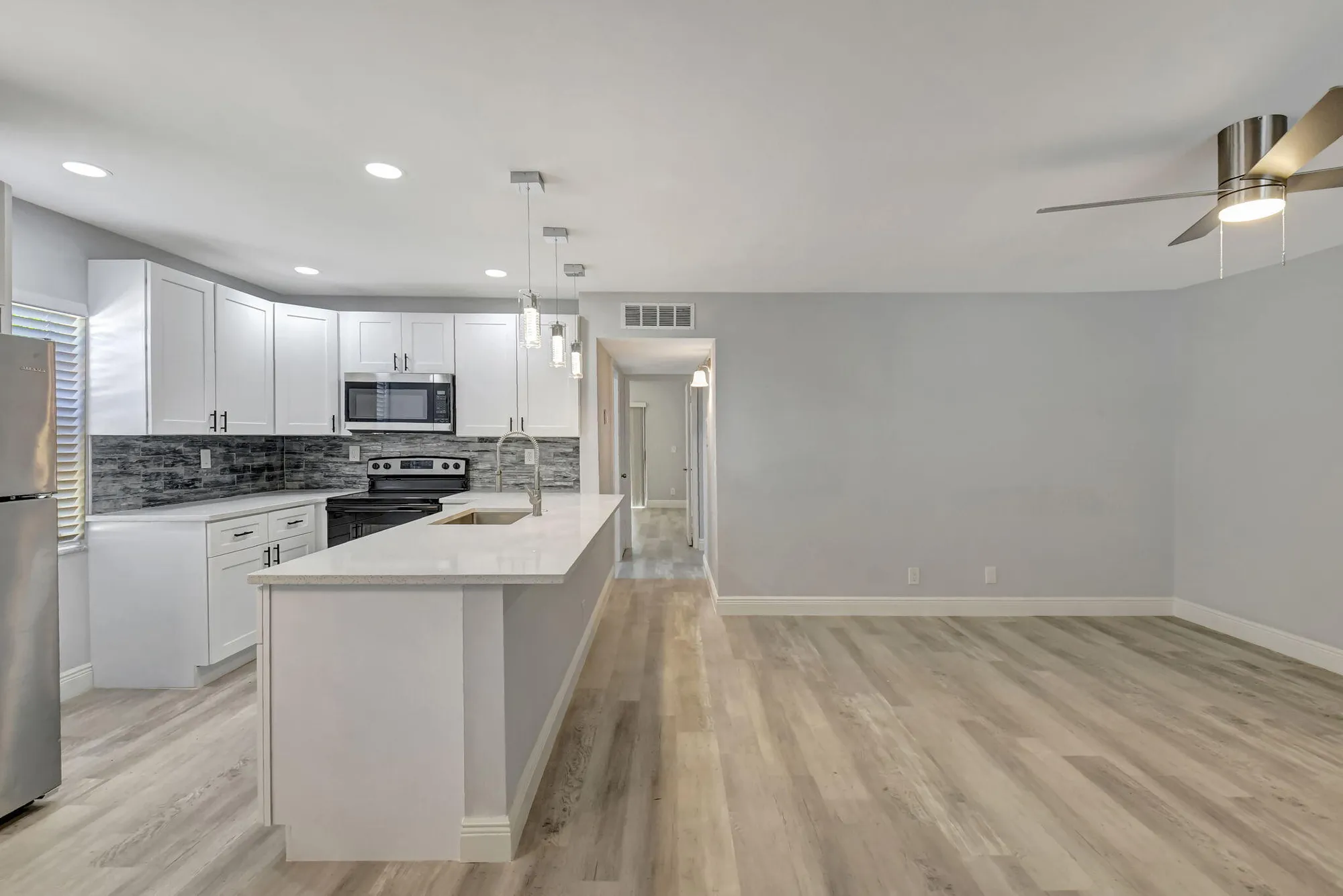 Property Slideshow image 5 of 71 | 909 flanders, Delray Beach, FL, 33484