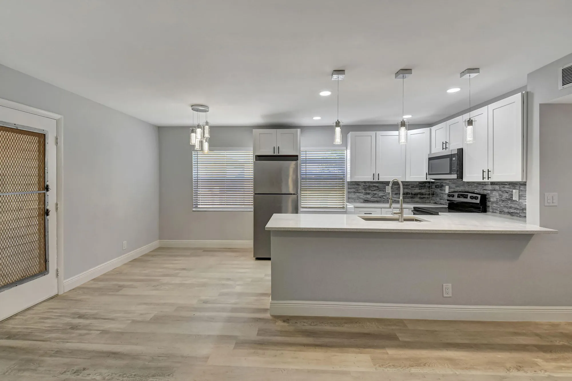 Property Slideshow image 8 of 71 | 909 flanders, Delray Beach, FL, 33484