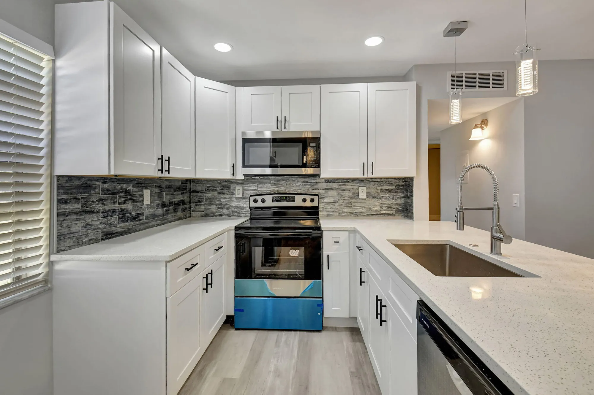 Property Slideshow image 11 of 71 | 909 flanders, Delray Beach, FL, 33484