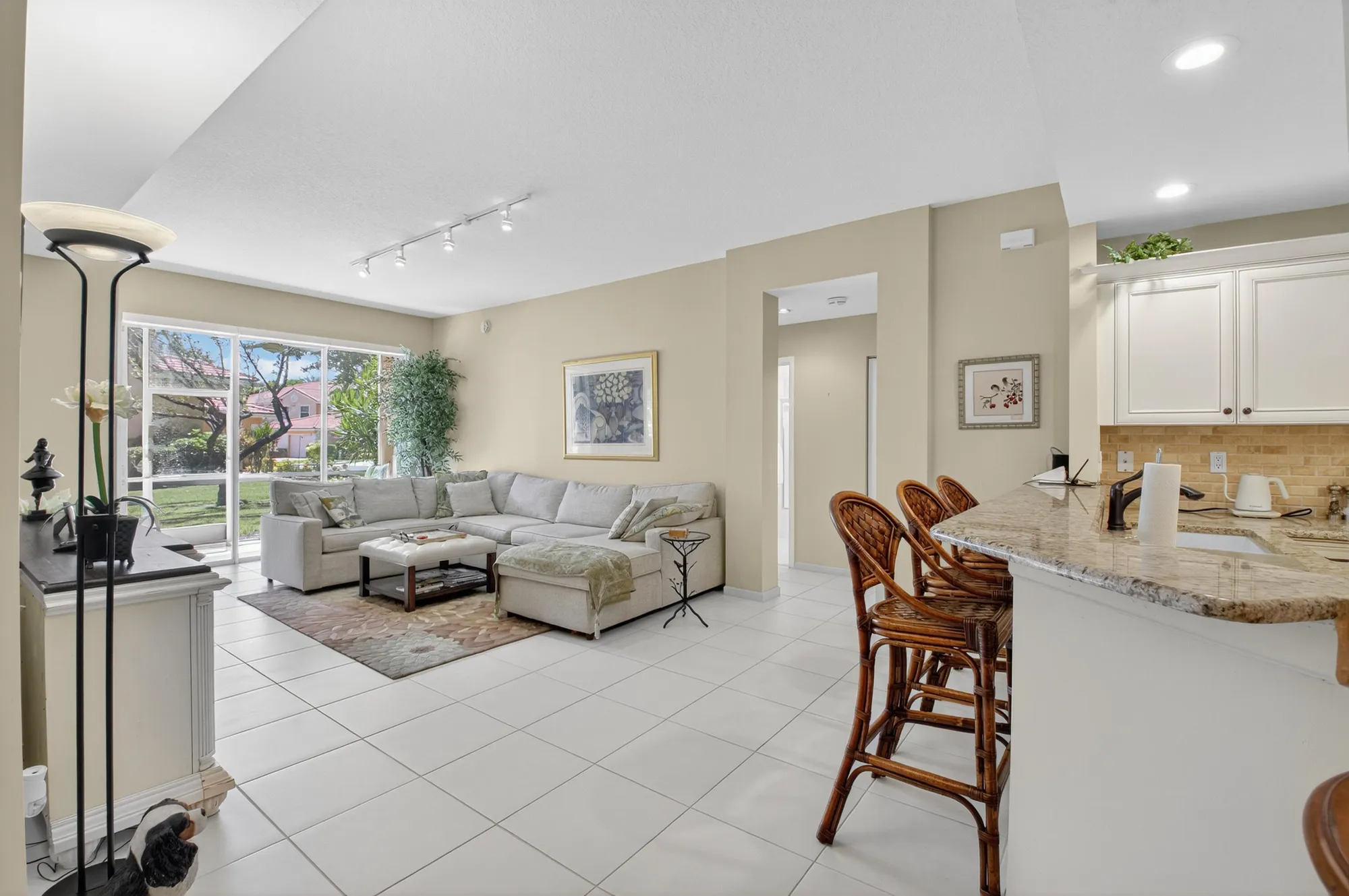 Property Slideshow image 8 of 86 | 12439 crystal pointe dr 102, Boynton Beach, FL, 33437