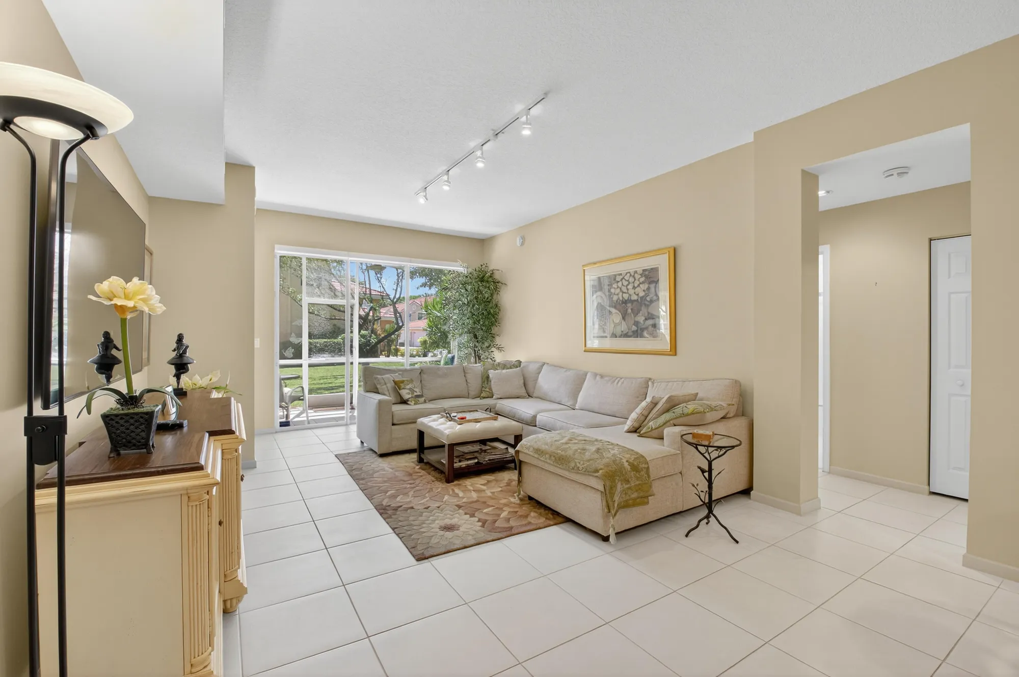 Property Slideshow image 9 of 86 | 12439 crystal pointe dr 102, Boynton Beach, FL, 33437
