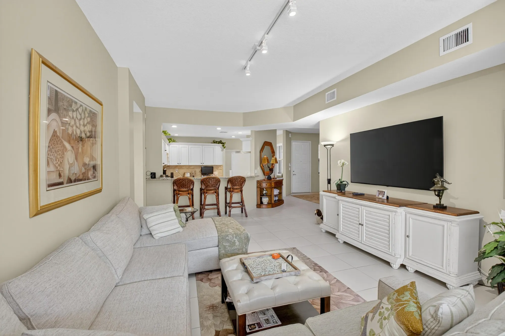 Property Slideshow image 12 of 86 | 12439 crystal pointe dr 102, Boynton Beach, FL, 33437