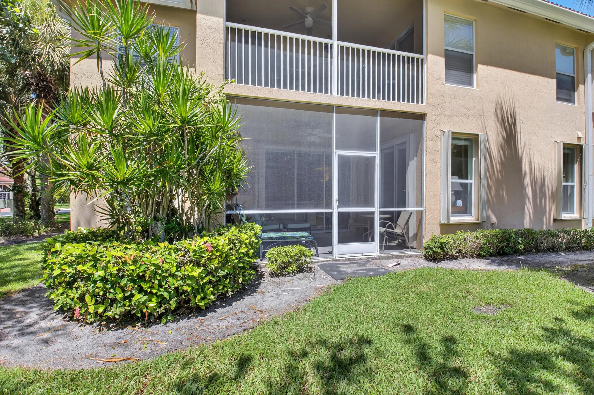 Property Slideshow image 35 of 86 | 12439 crystal pointe dr 102, Boynton Beach, FL, 33437