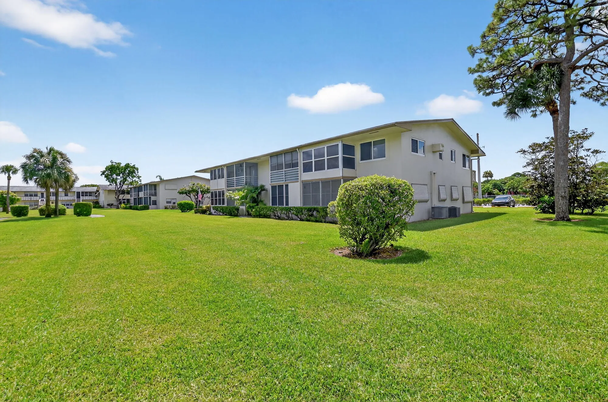 Property Slideshow image 15 of 29 | 16 waltham a, West Palm Beach, FL, 33417