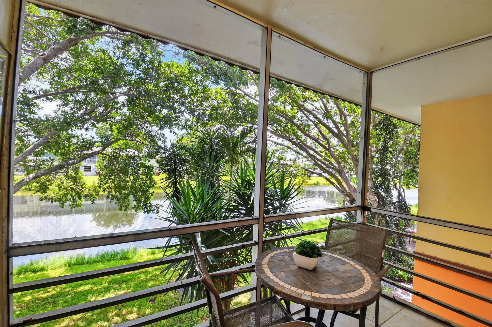 Property Slideshow image 13 of 40 | 203 oxford 100, West Palm Beach, FL, 33417