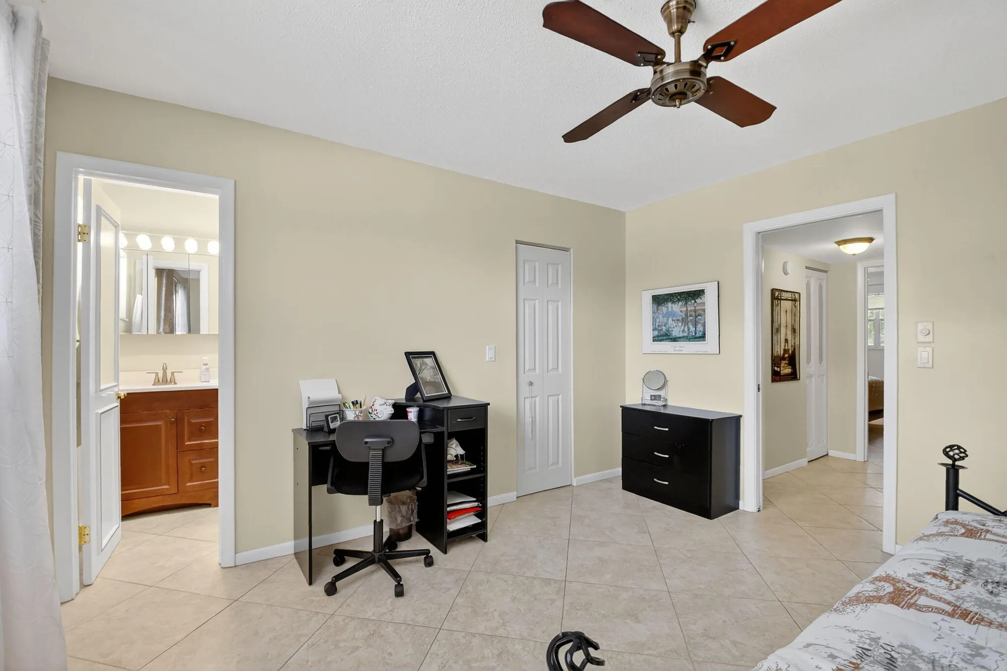 Property Slideshow image 18 of 40 | 203 oxford 100, West Palm Beach, FL, 33417