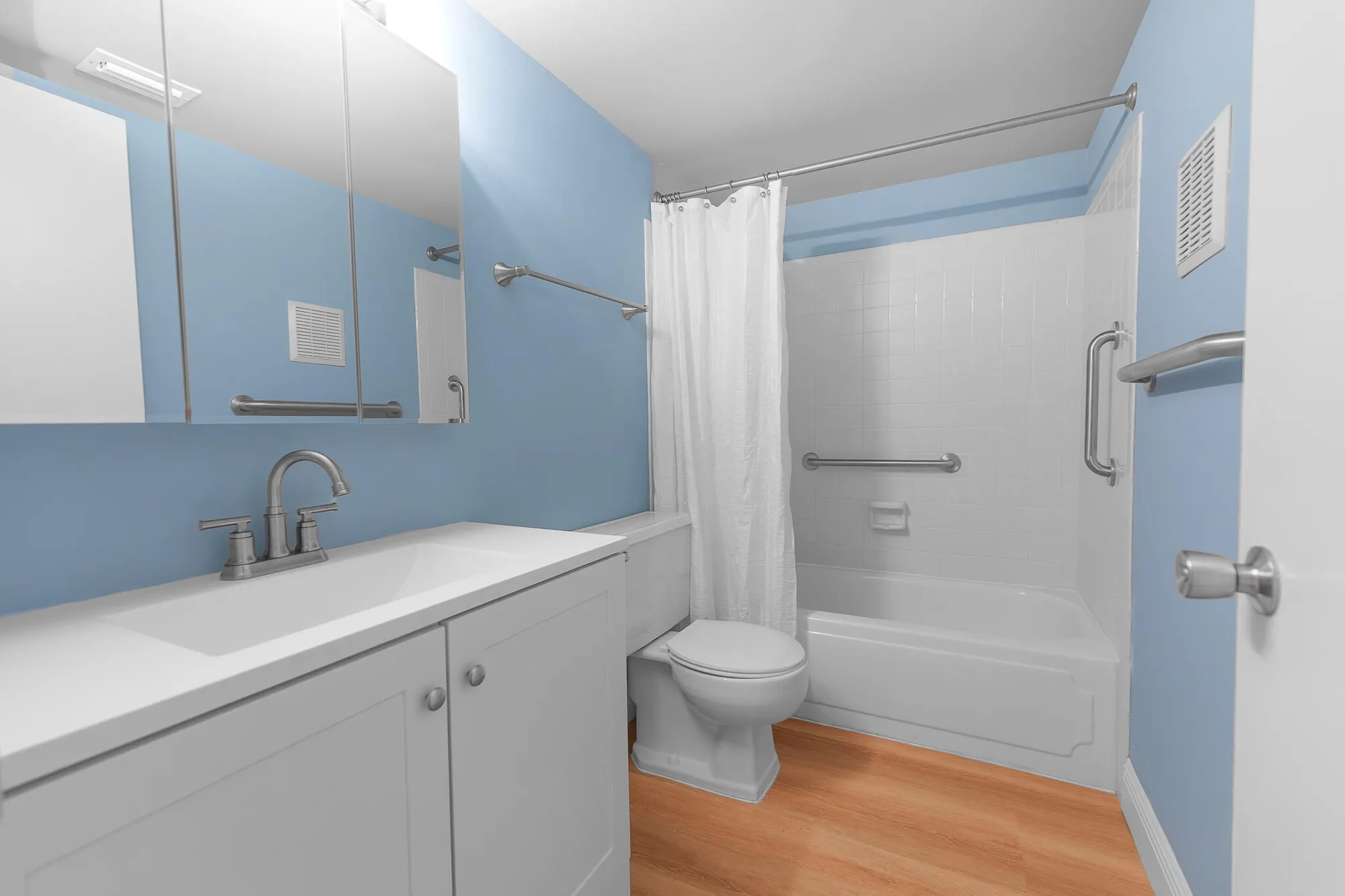 Property Slideshow image 14 of 20 | 2950 se ocean blvd 7-2, Stuart, FL, 34996