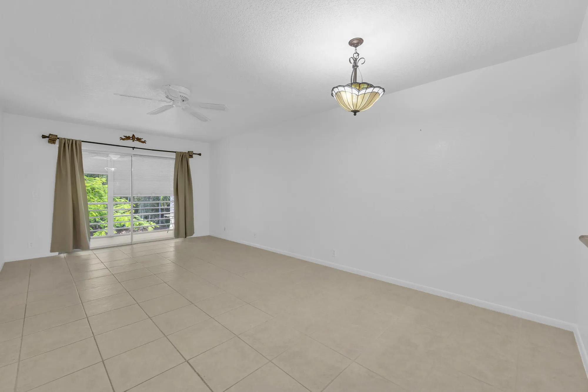 Property Slideshow image 10 of 29 | 150 lake meryl dr apt 247, West Palm Beach, FL, 33411
