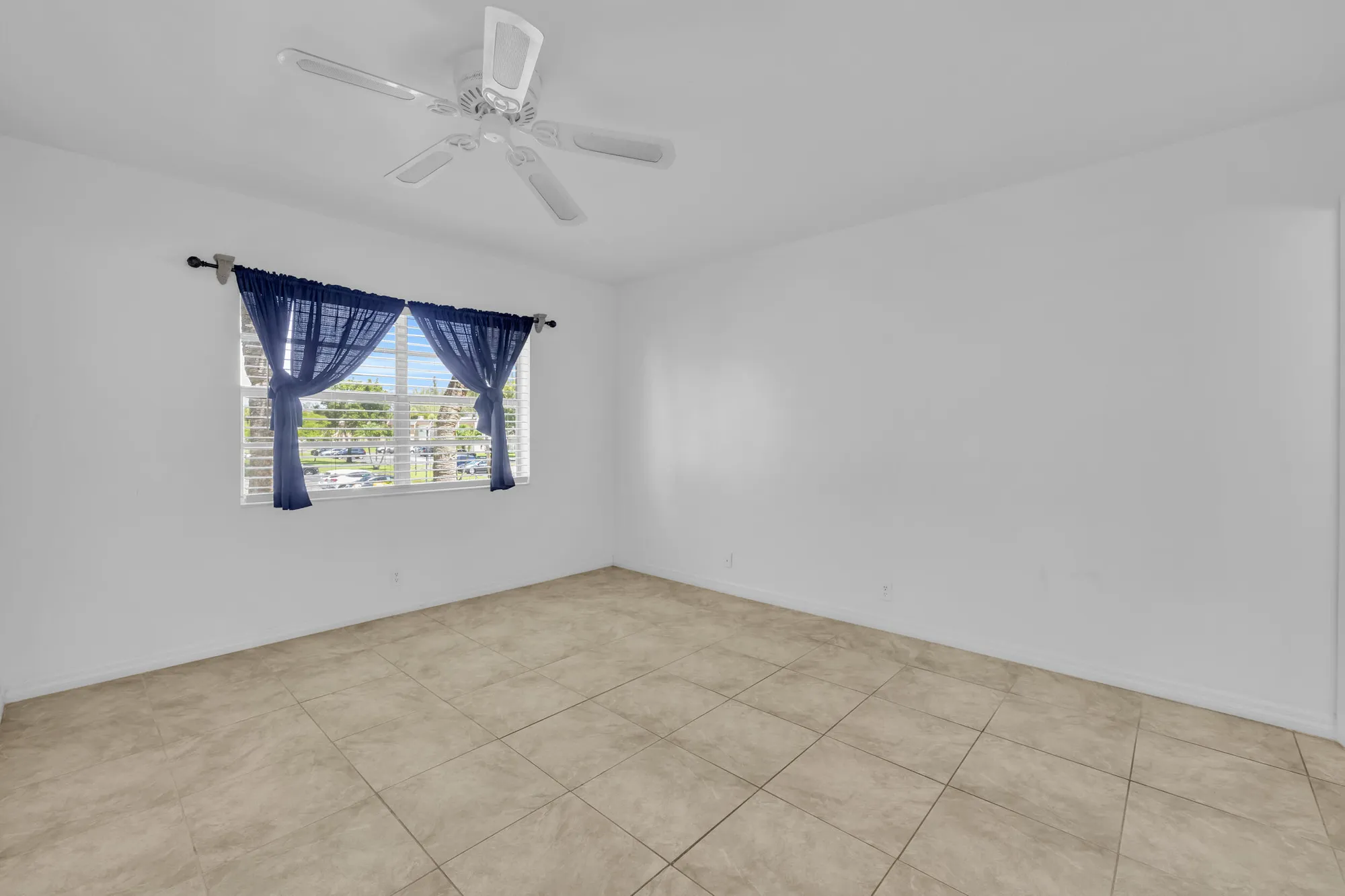 Property Slideshow image 13 of 29 | 150 lake meryl dr apt 247, West Palm Beach, FL, 33411