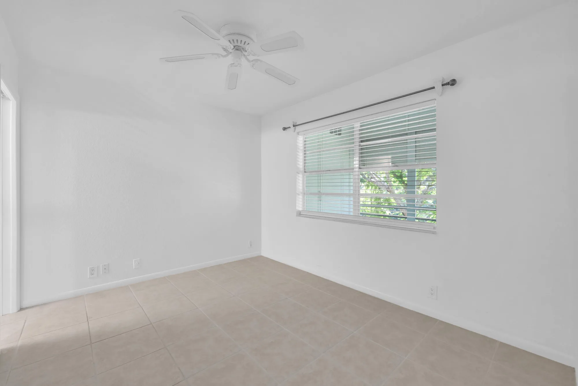 Property Slideshow image 19 of 29 | 150 lake meryl dr apt 247, West Palm Beach, FL, 33411